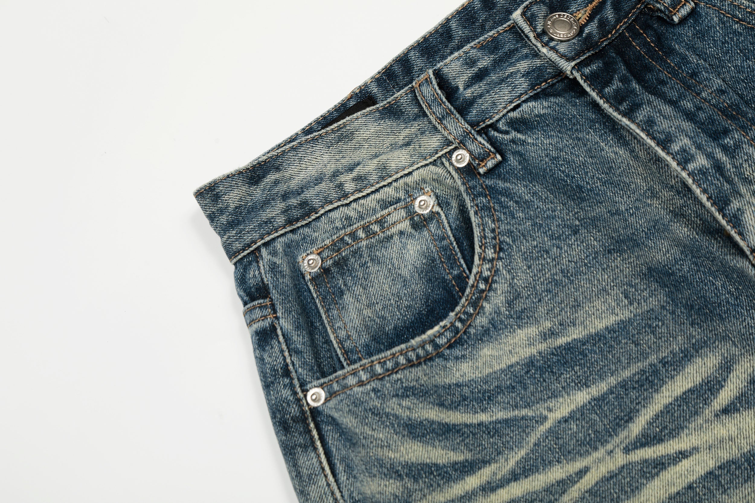 CapCabin Vintage Washed Distressed Jeans*