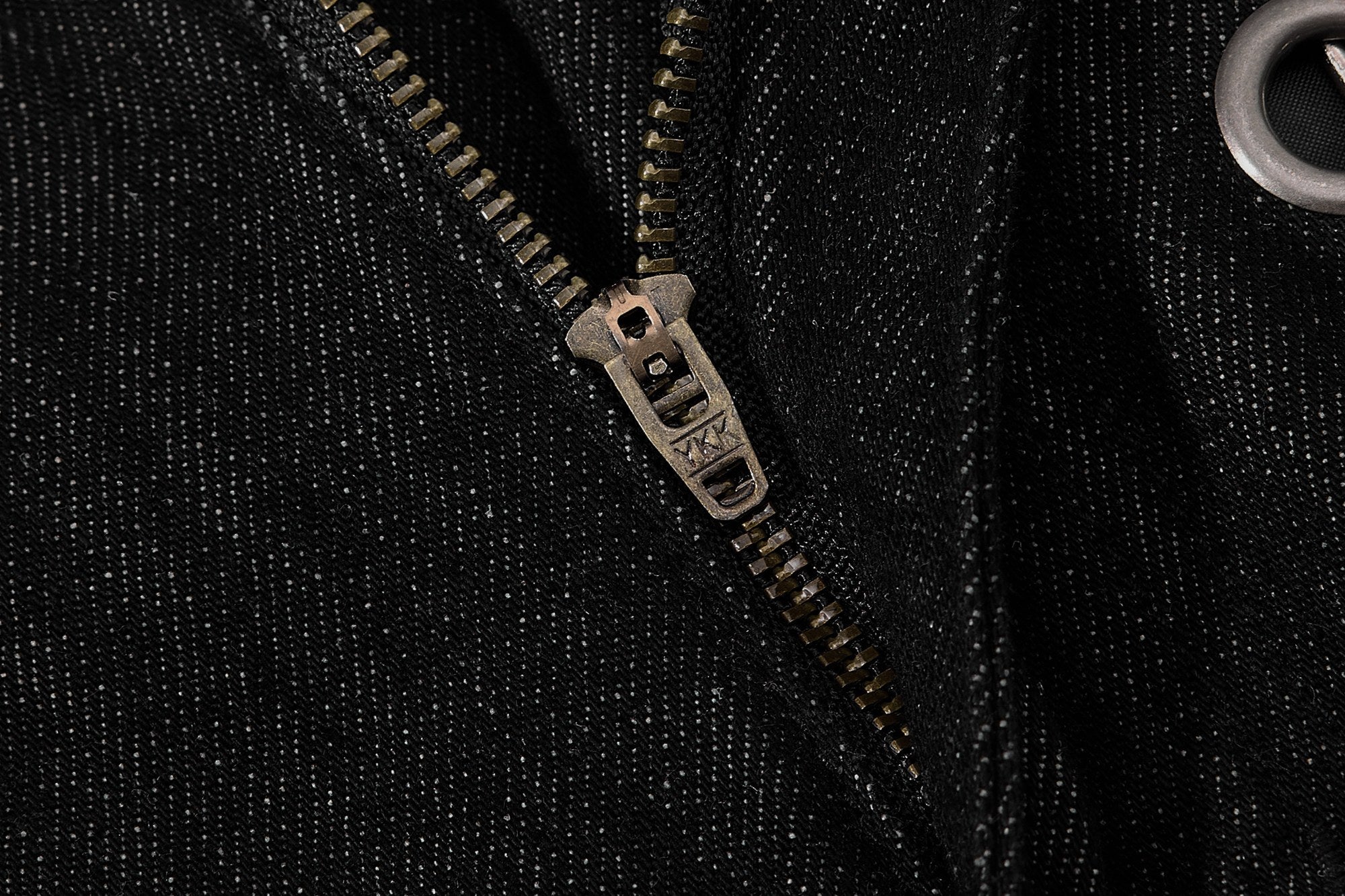CapCabin Rivet Chain Wide-Leg Denim Pants