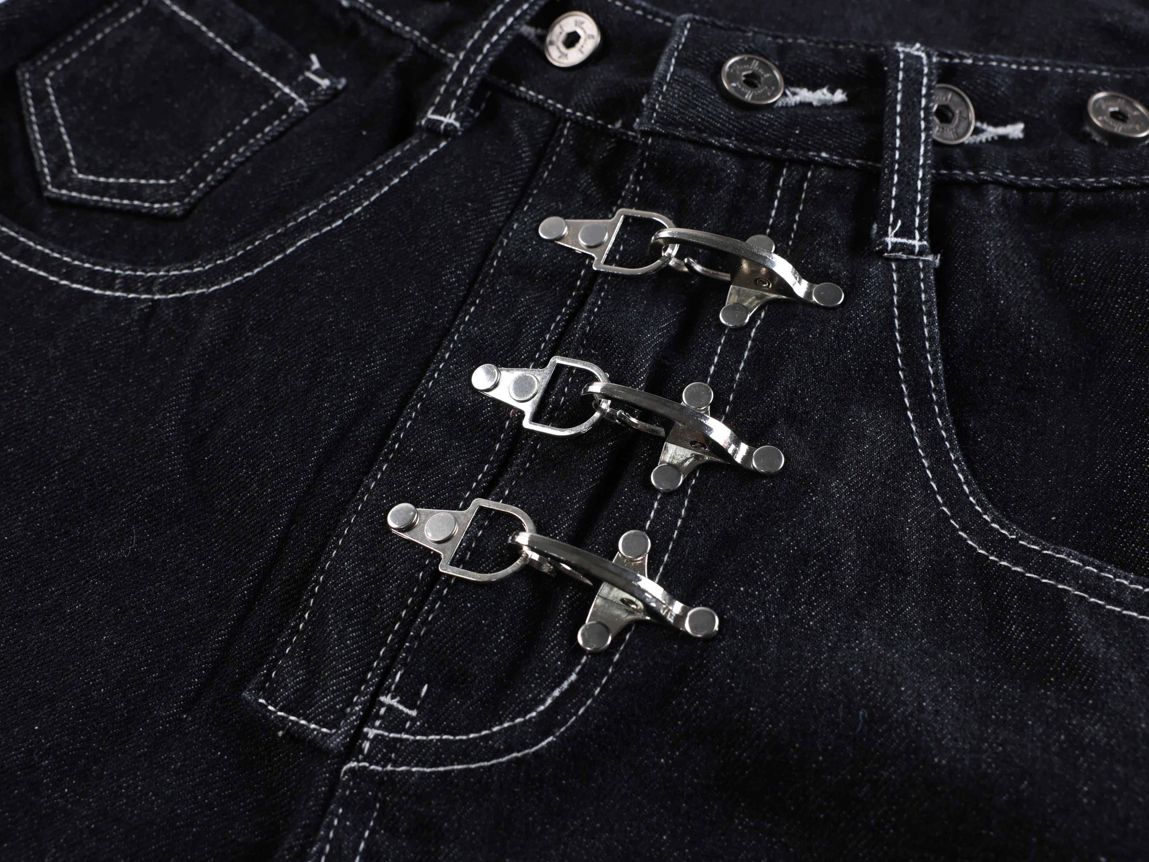 CapCabin Hardware Strap Wide-Leg Jeans