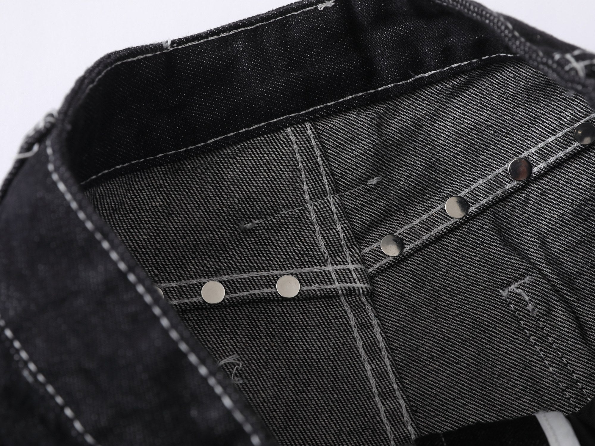 CapCabin “Angel Wing Wide-Leg Denim Jeans”