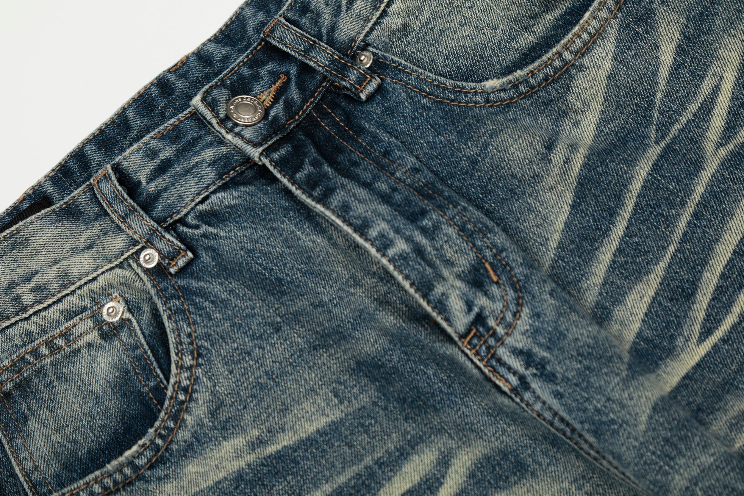 CapCabin Vintage Washed Distressed Jeans*