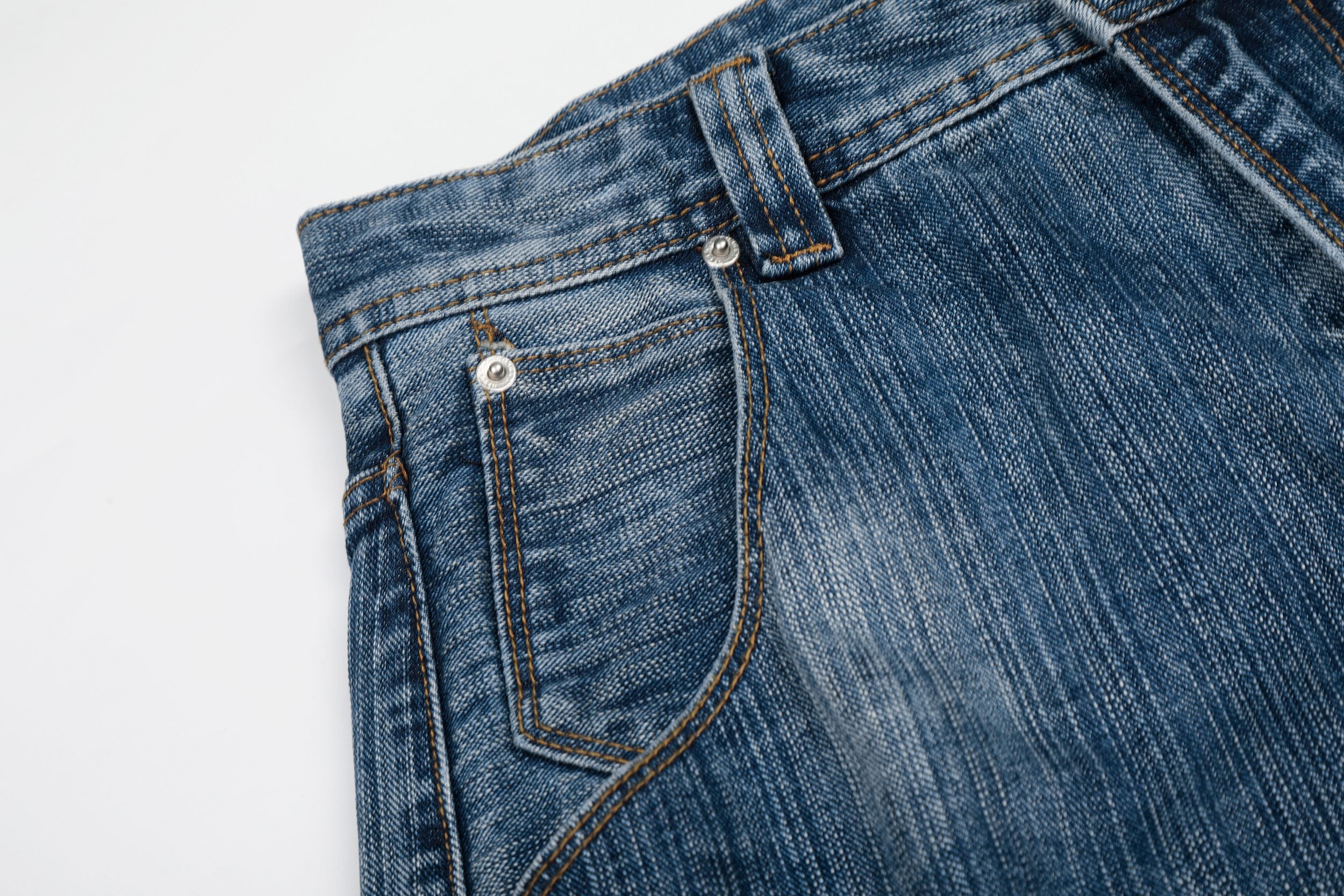 CapCabin “Vintage Grain Denim Jeans”
