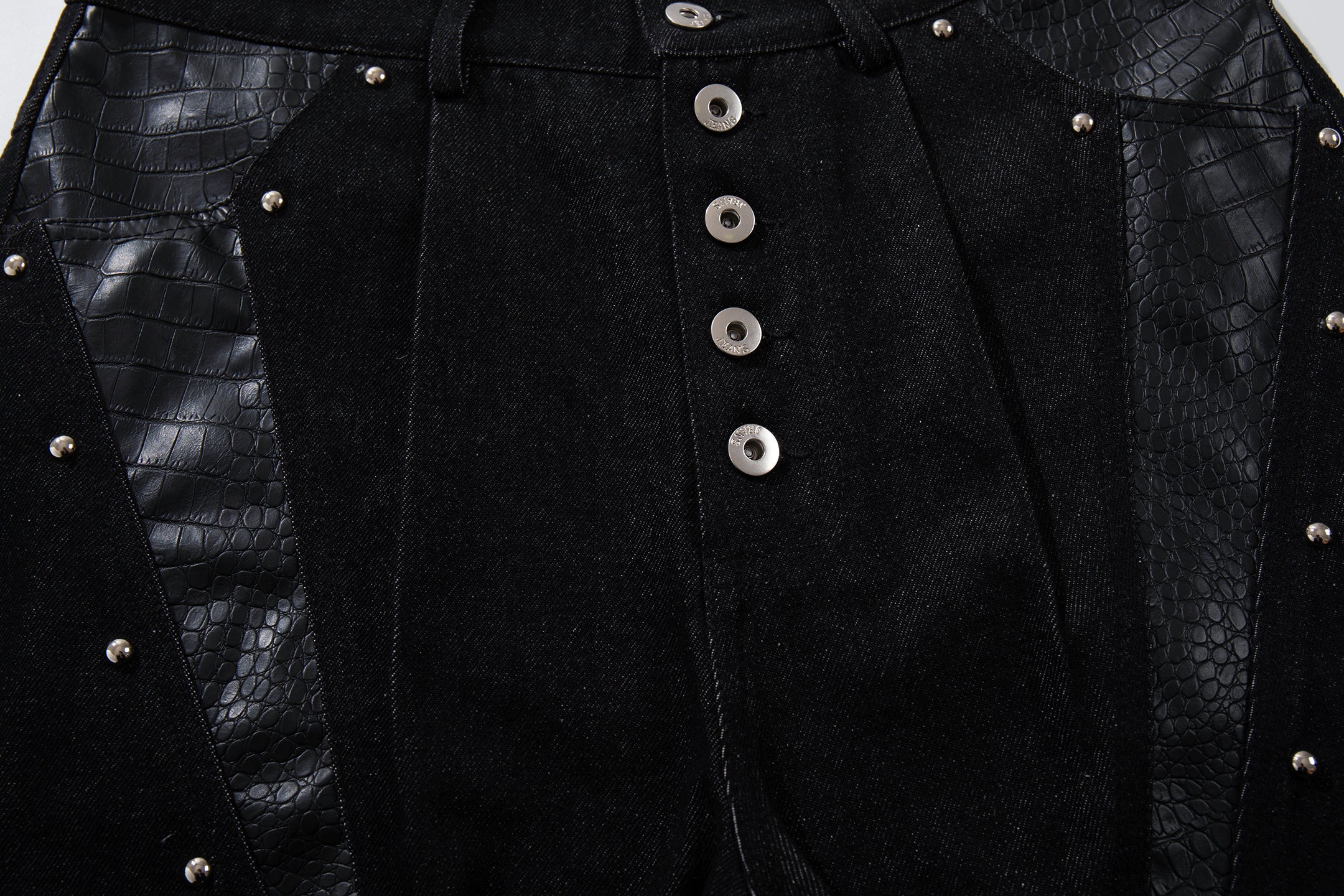 CapCabin Panel-Detail Wide Leg Denim Pants