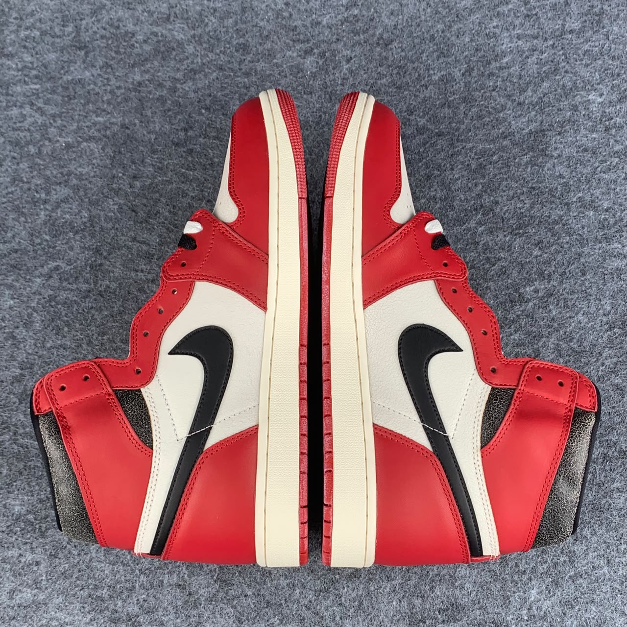 Air Jordan 1 Retro High OG 'Lost & Found'