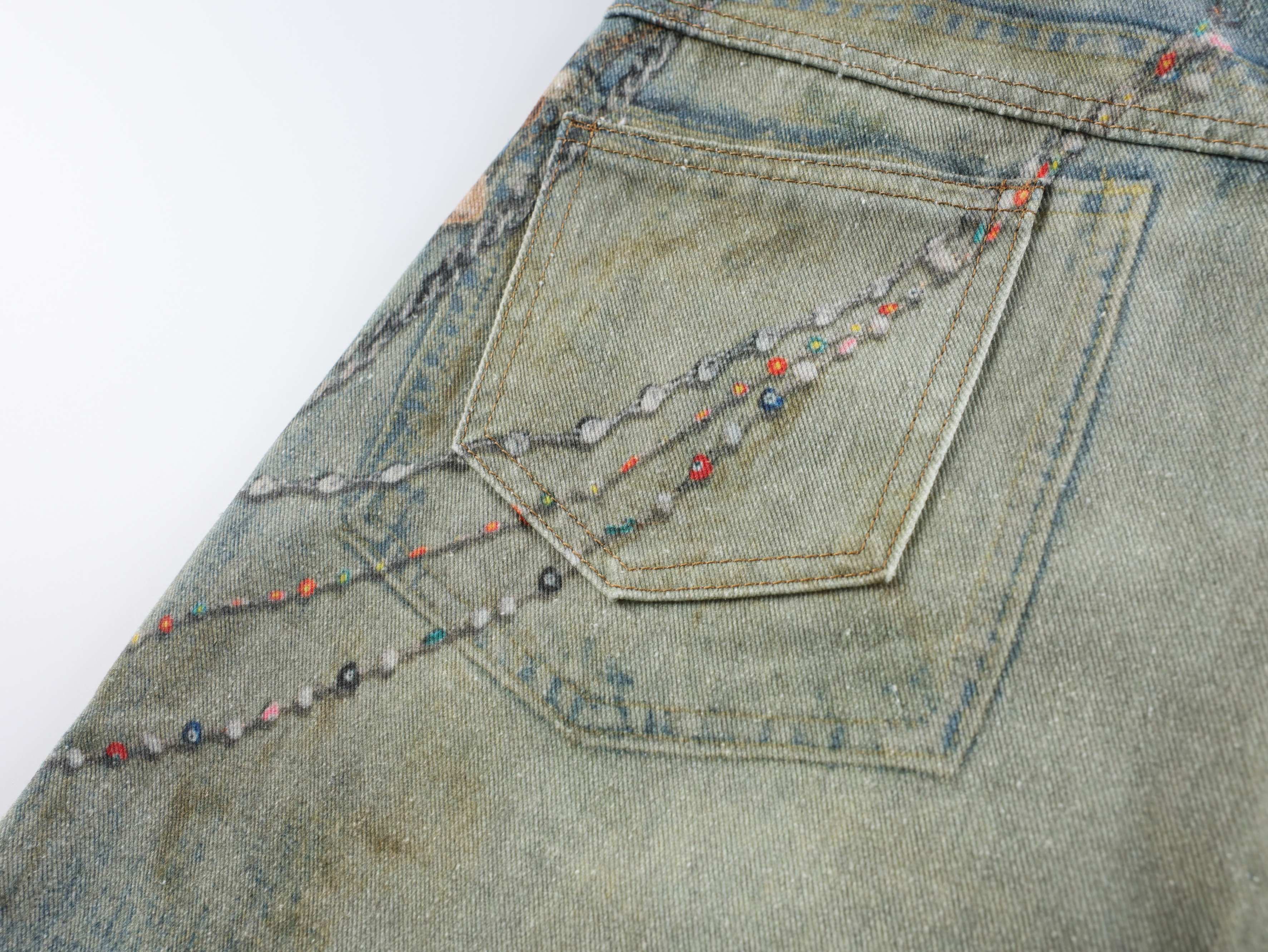 CapCabin “Toychain Graffiti Balloon Jeans”