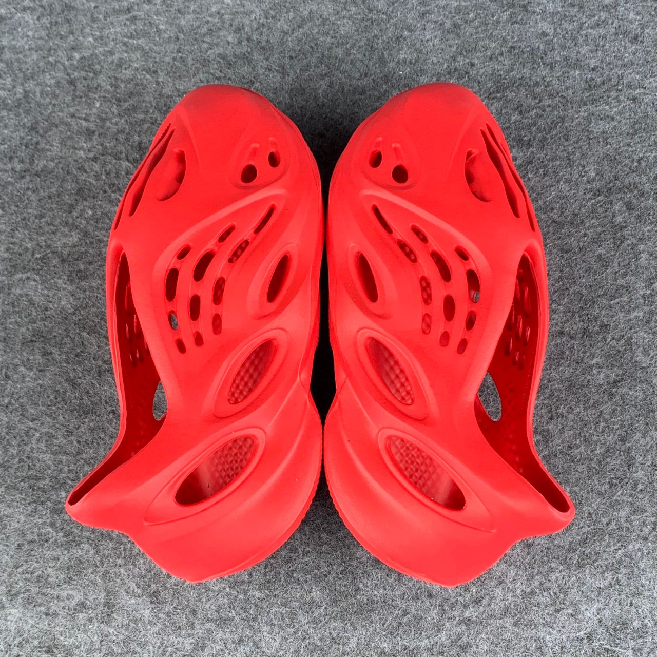 Yeezy Foam Runner 'Vermilion'