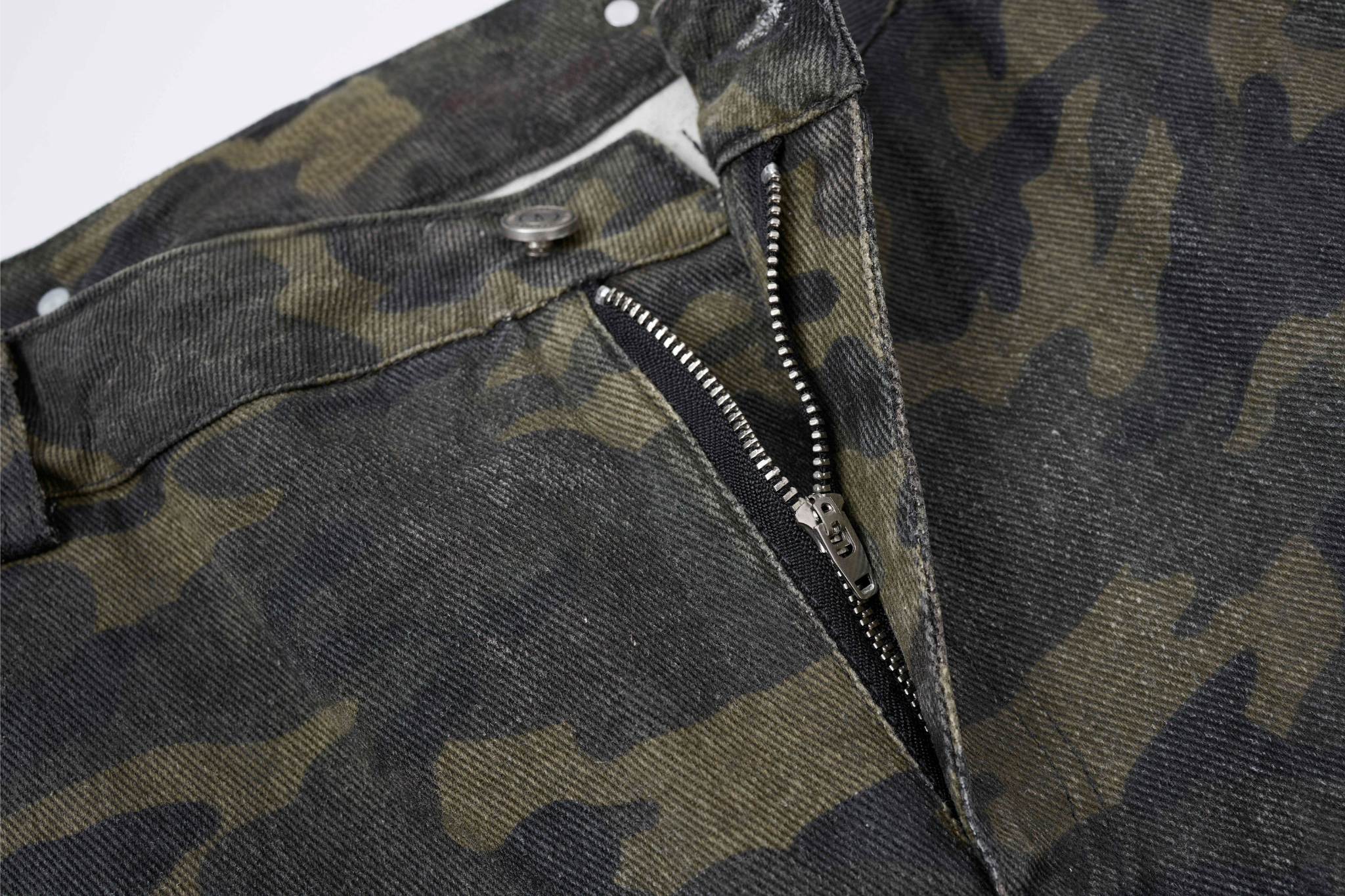 CapCabin Camo Wide-Leg Cargo Pants