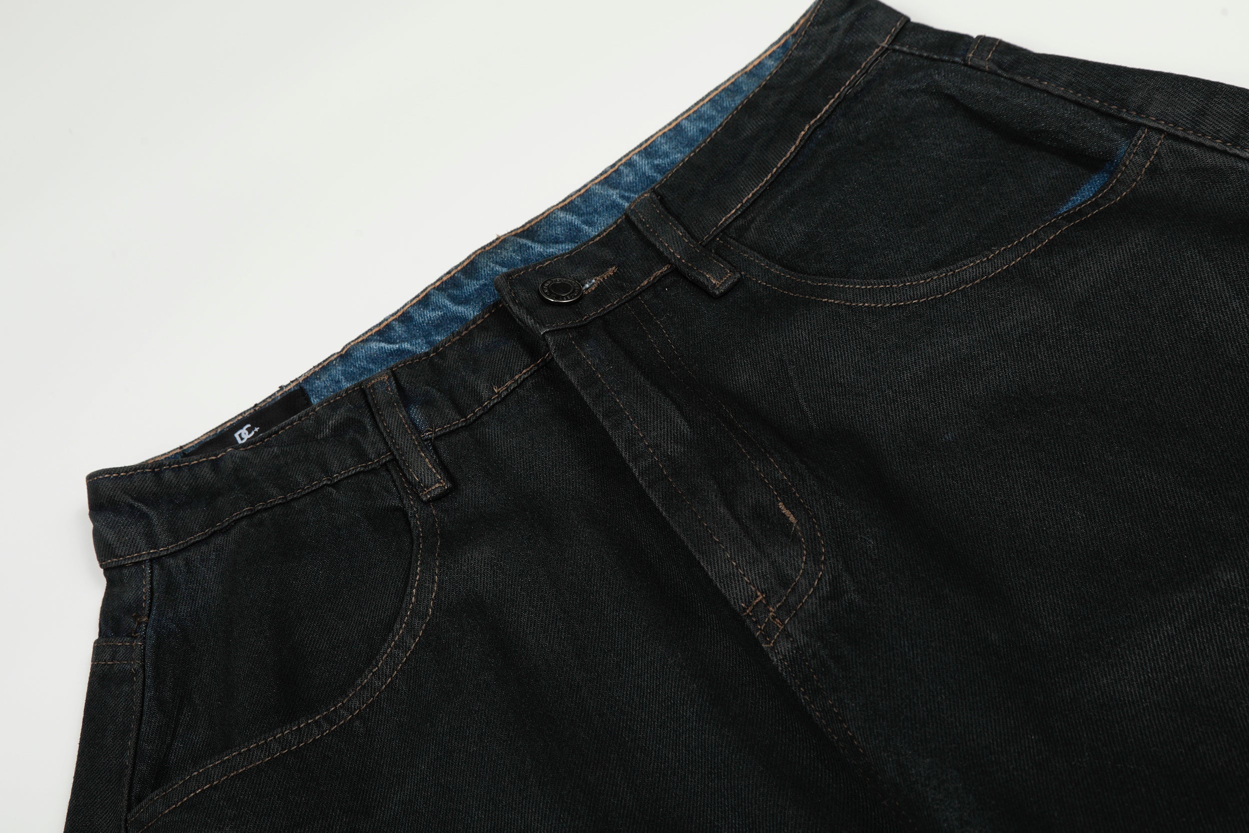 CapCabin Minimal Curved Denim Pants