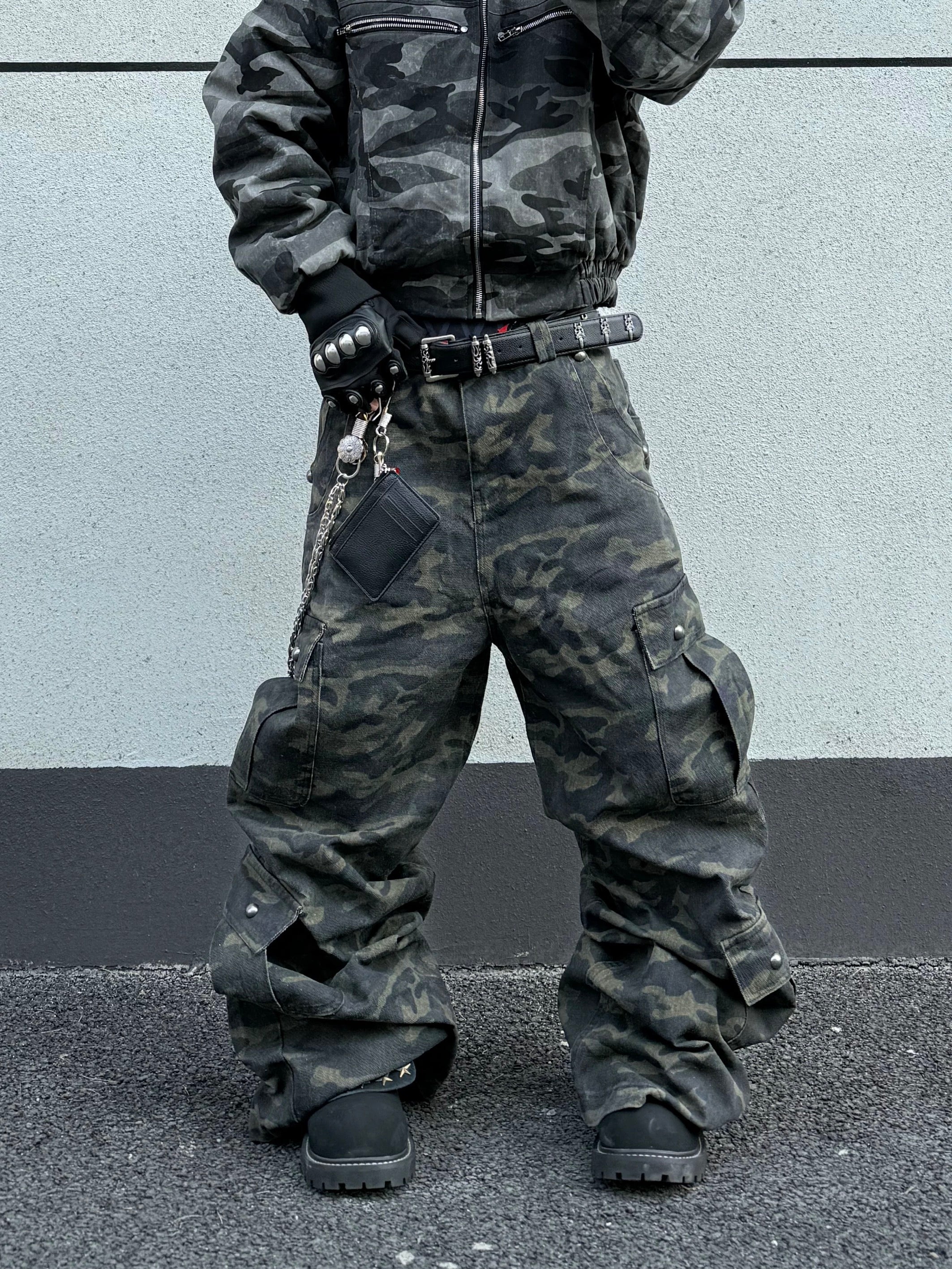 CapCabin Camo Wide-Leg Cargo Pants