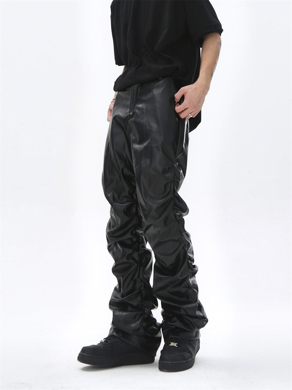 CapCabin Ruched Faux Leather Pants