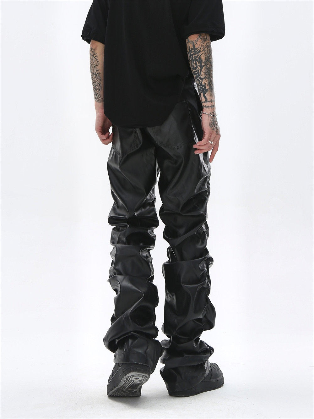 CapCabin Ruched Faux Leather Pants