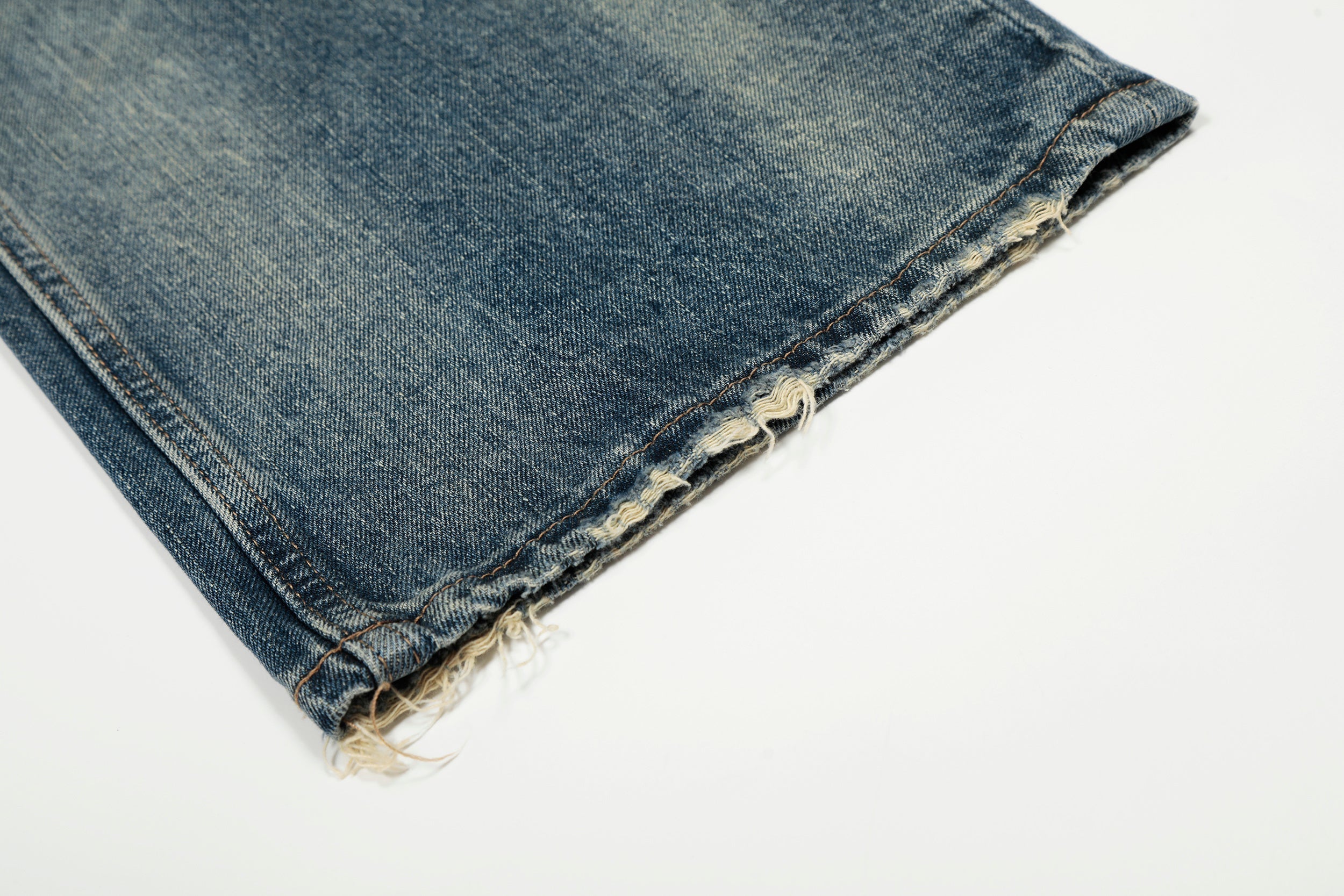 CapCabin Vintage Washed Distressed Jeans*