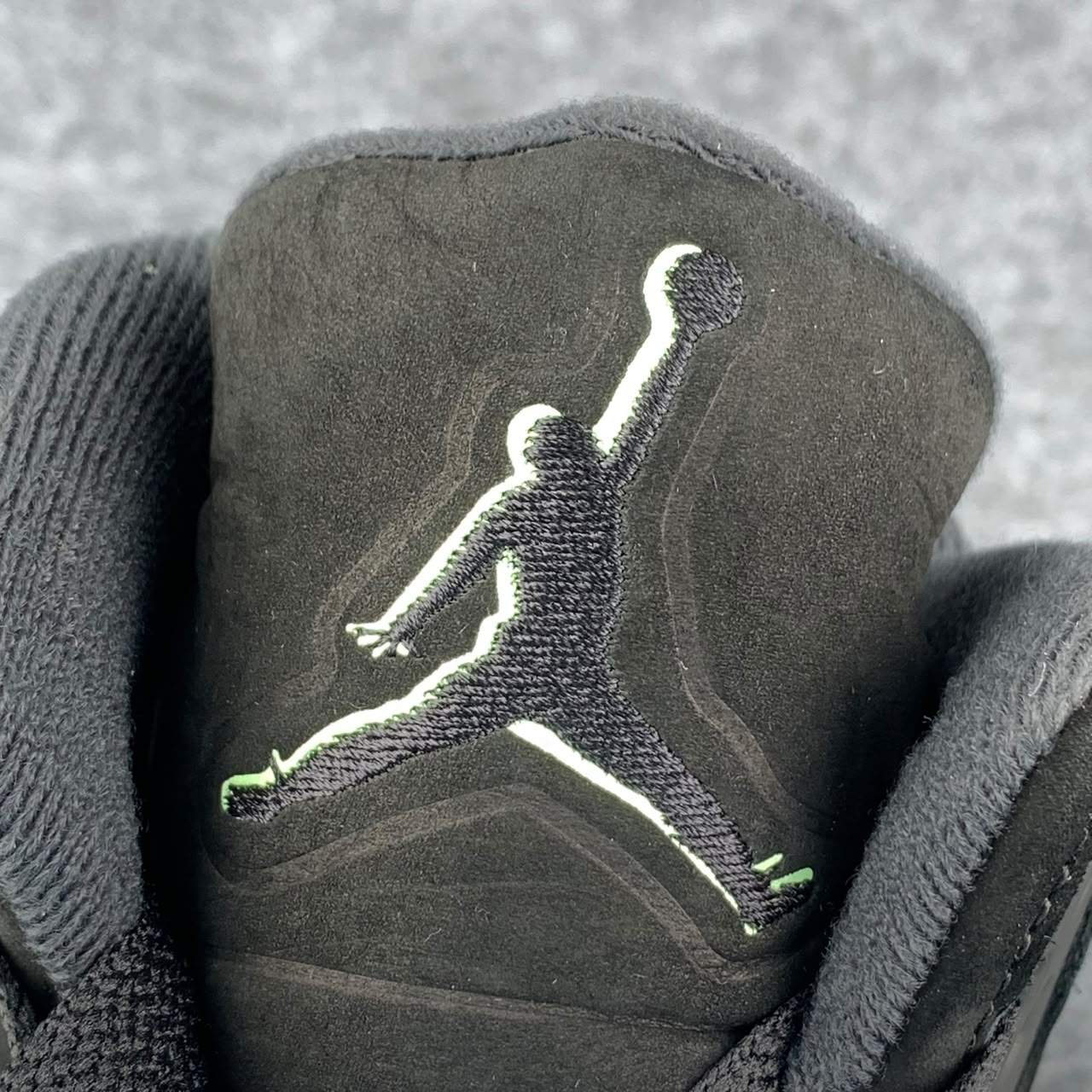 (Early Look) Air Jordan 5 Retro 'Halloween'