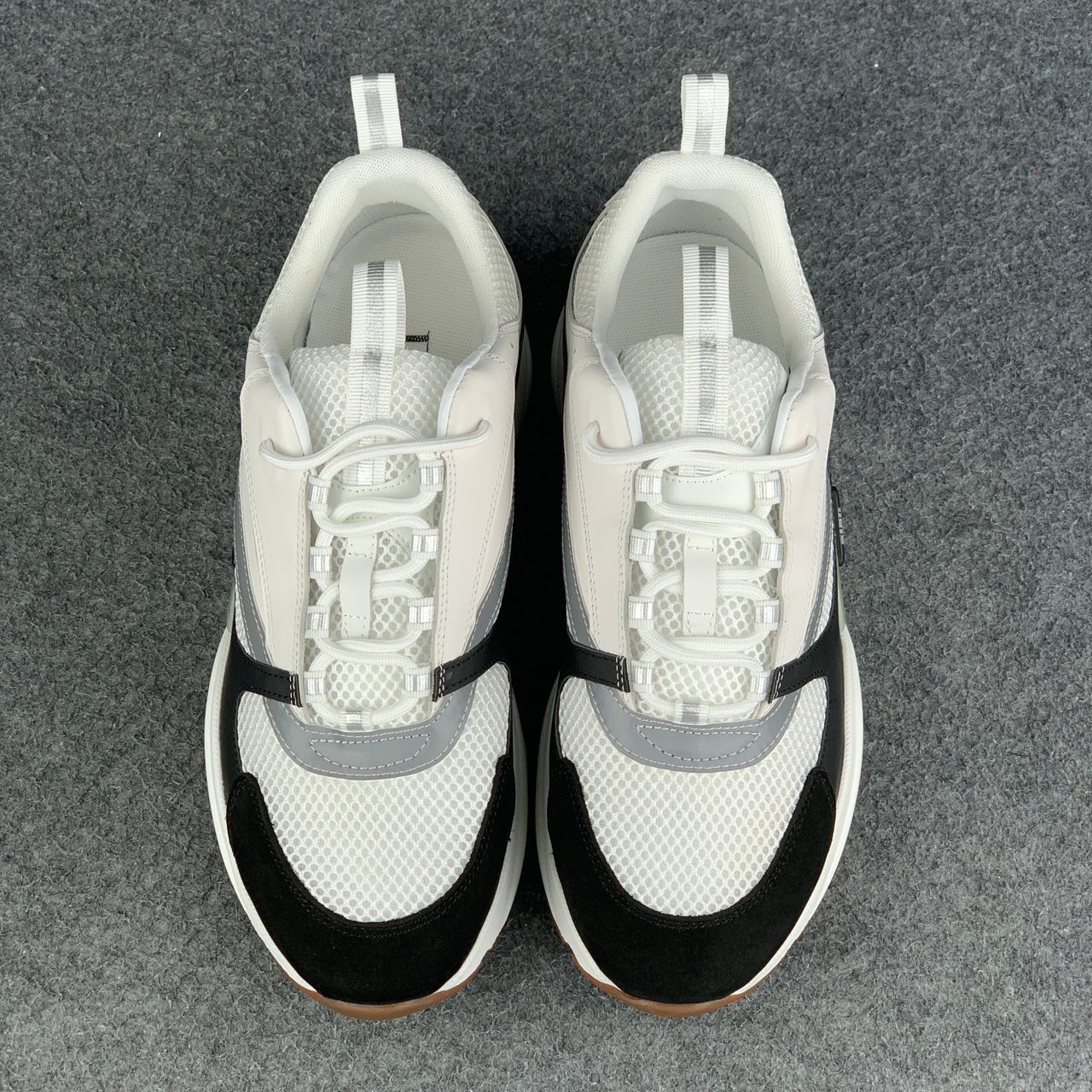 Dior B22 'White Black Gum'