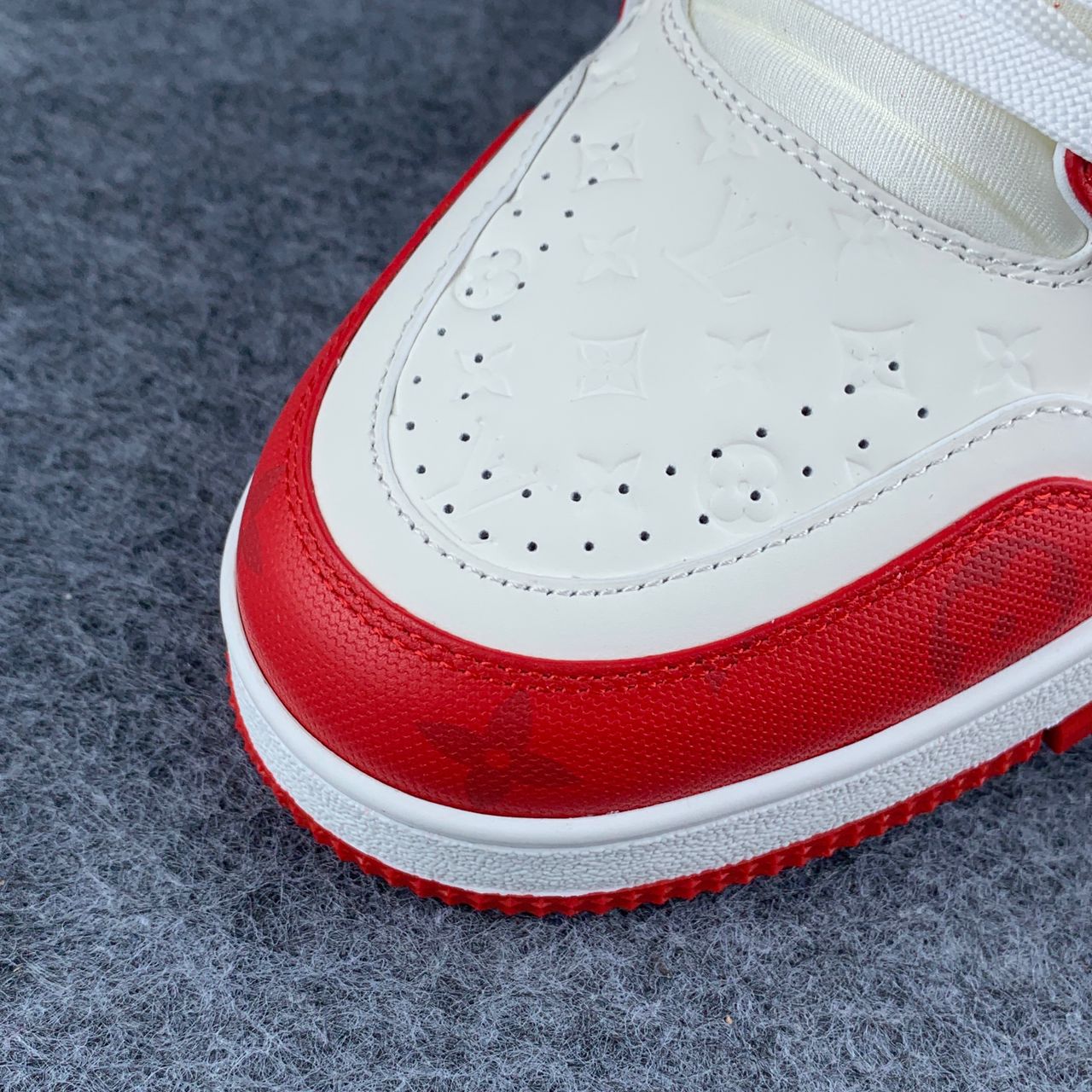 LV Trainer Low '#54 Signature 'Red White'