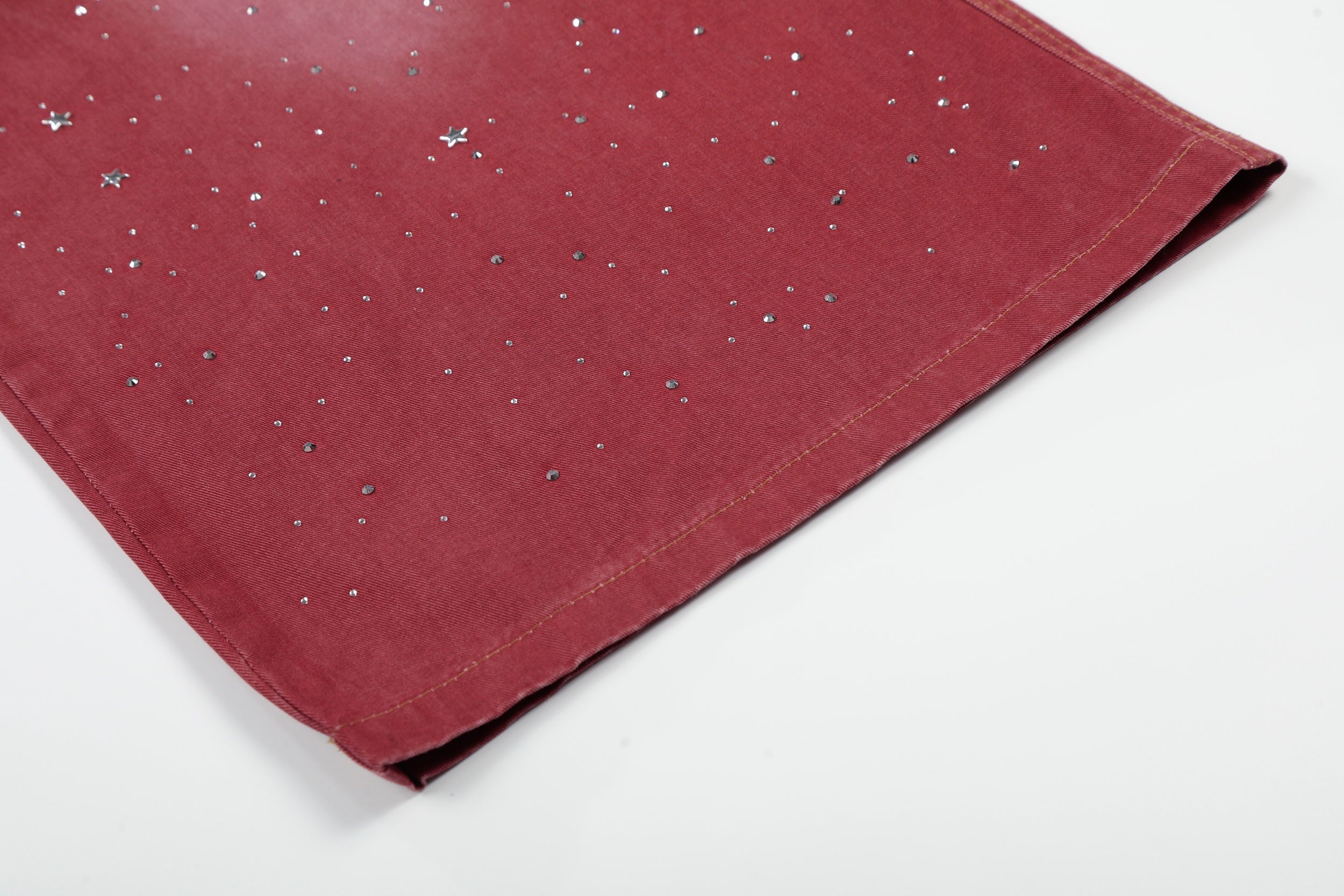 CapCabin “Vintage Red Splatter Wide-Leg Pants”