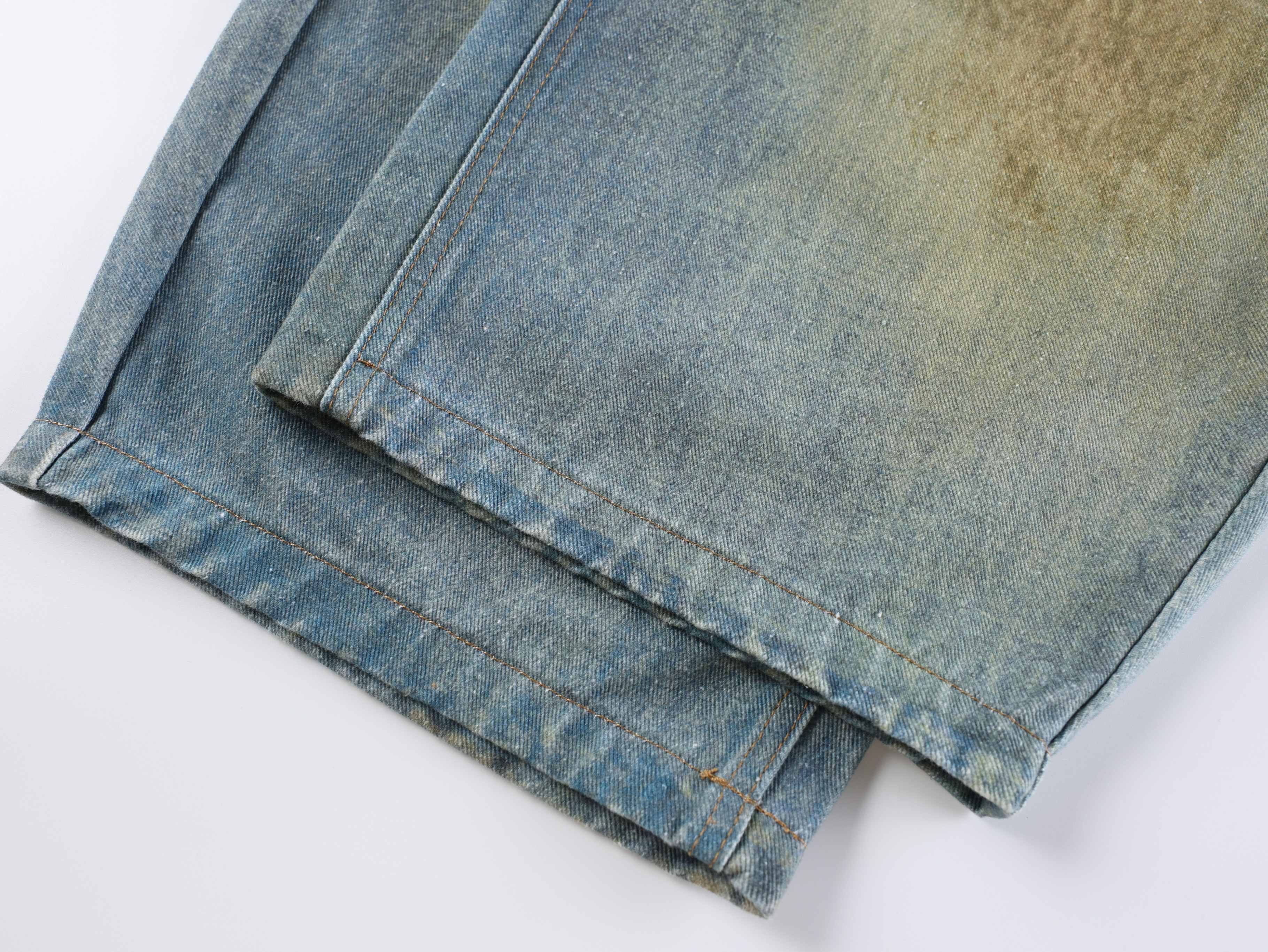 CapCabin “Toychain Graffiti Balloon Jeans”