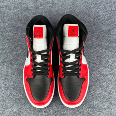 Air Jordan 1 Mid 'Chicago Black Toe'