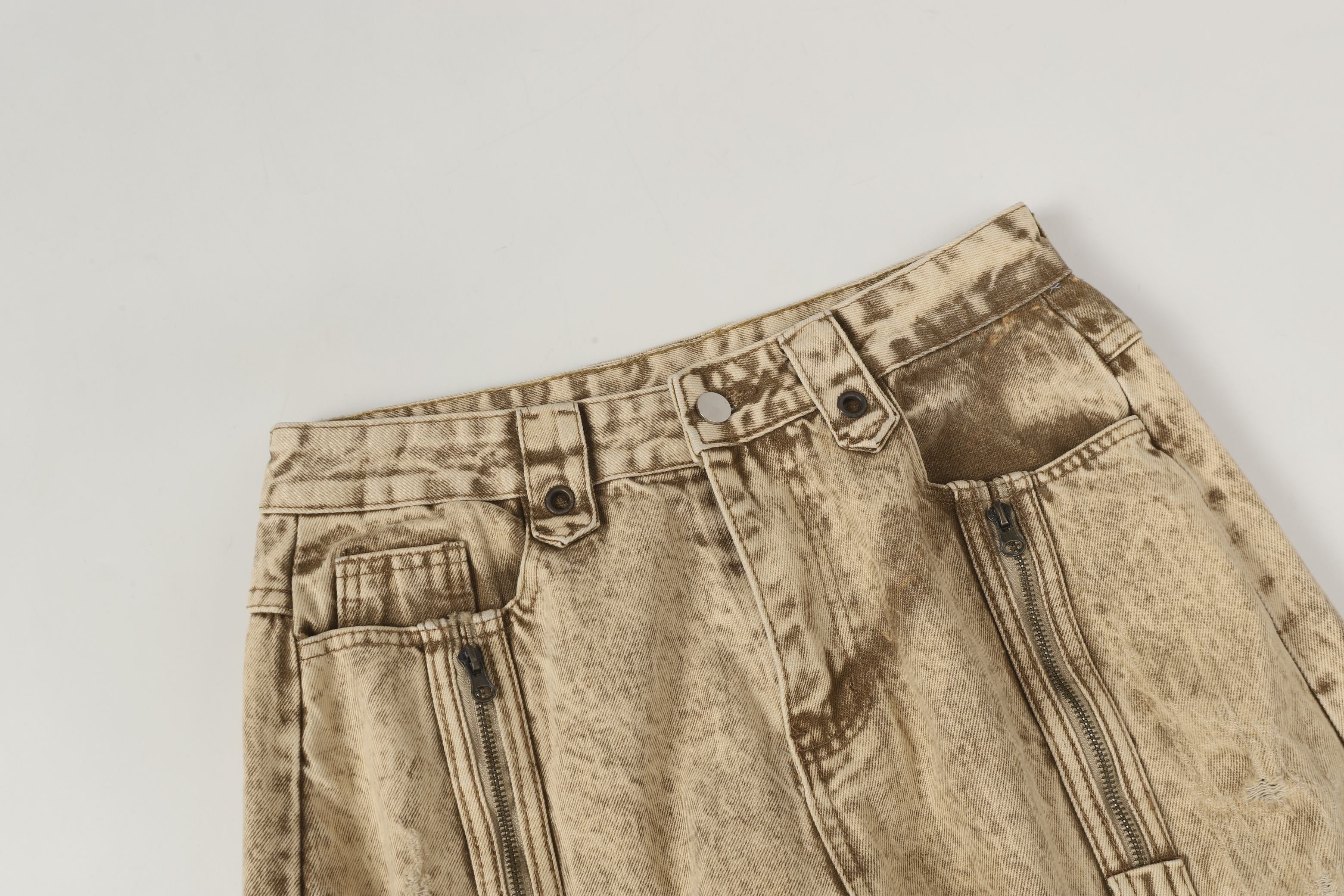 CapCabin “Vintage Distressed Panel Jeans”