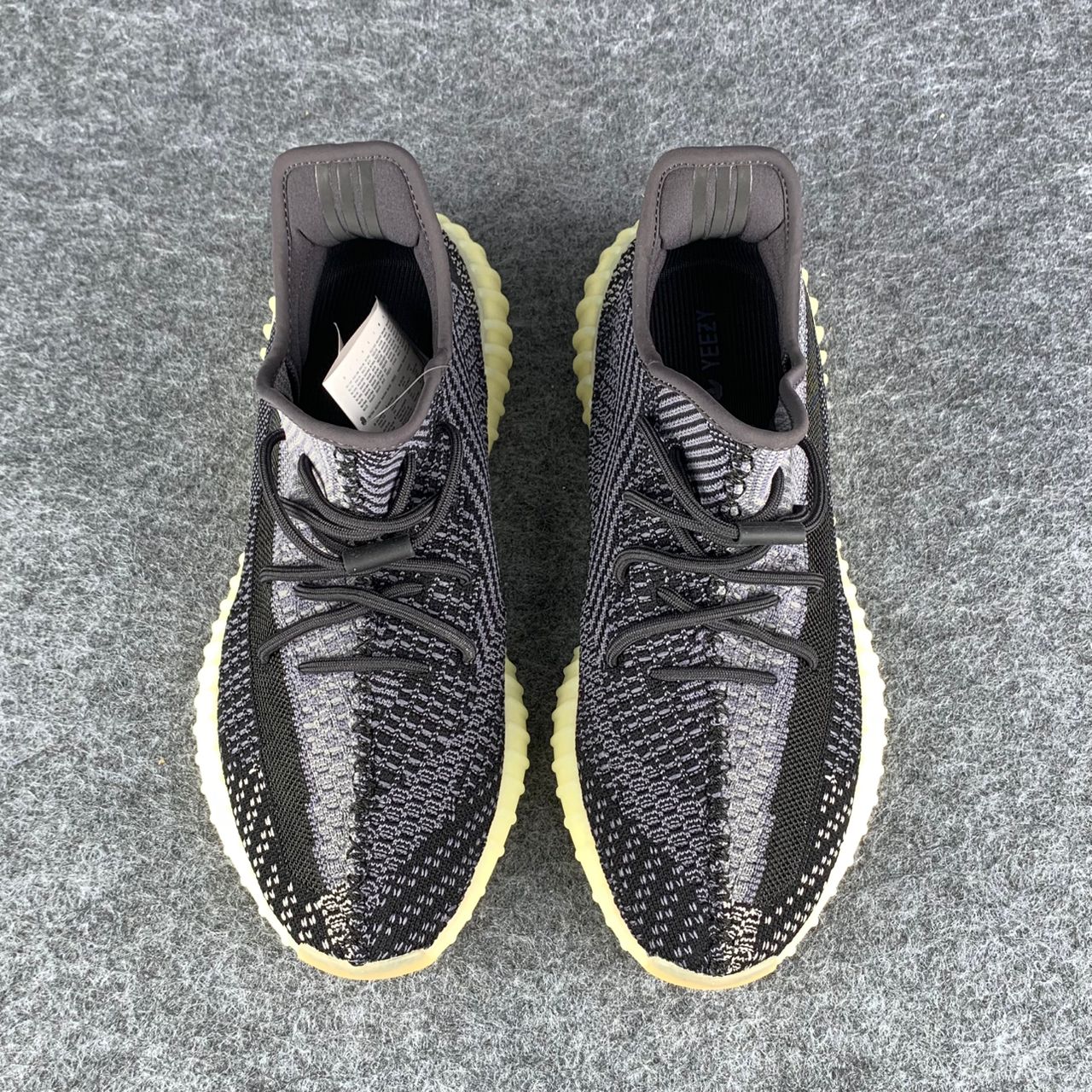 Yeezy Boost 350 V2 'Carbon'