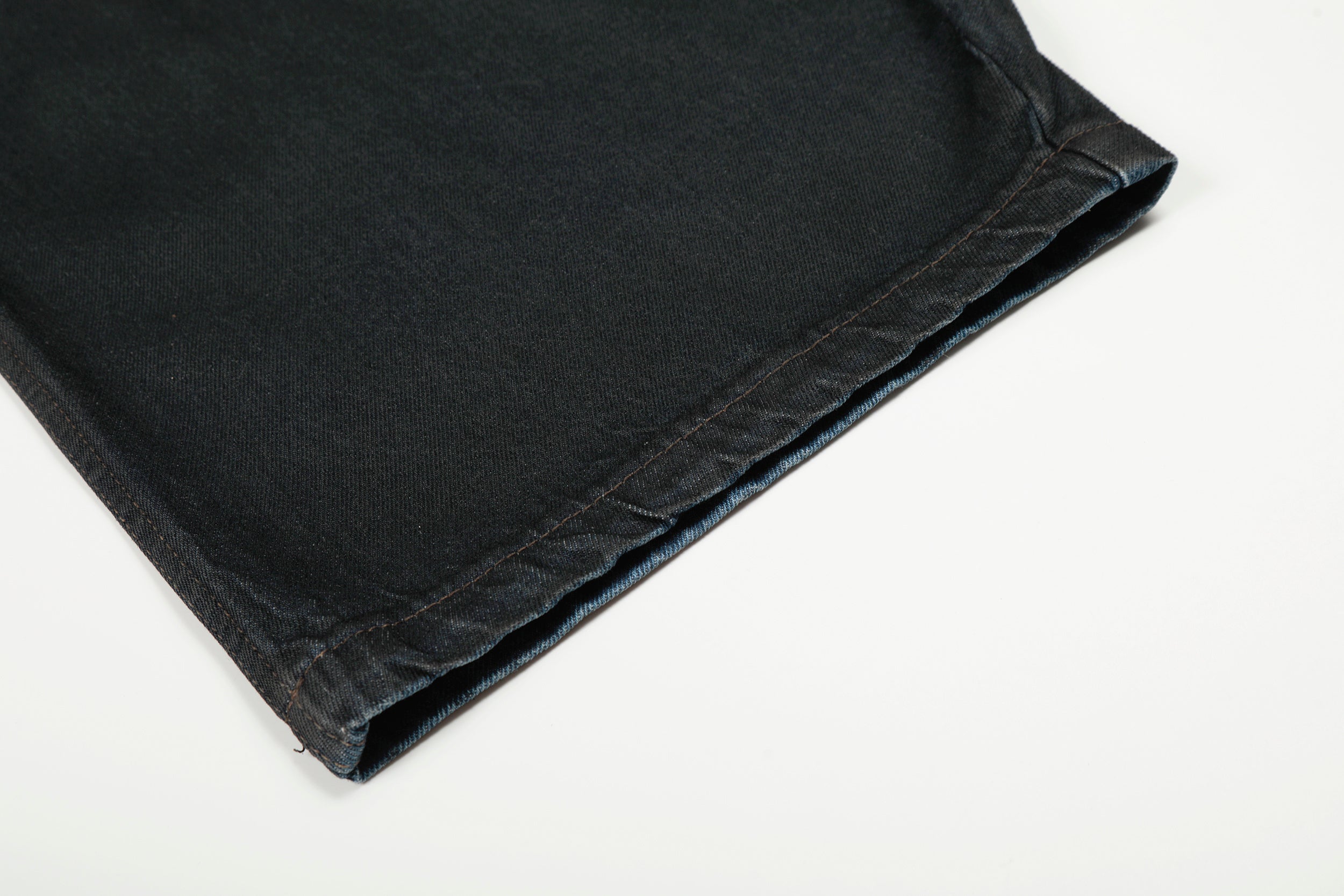 CapCabin Minimal Curved Denim Pants