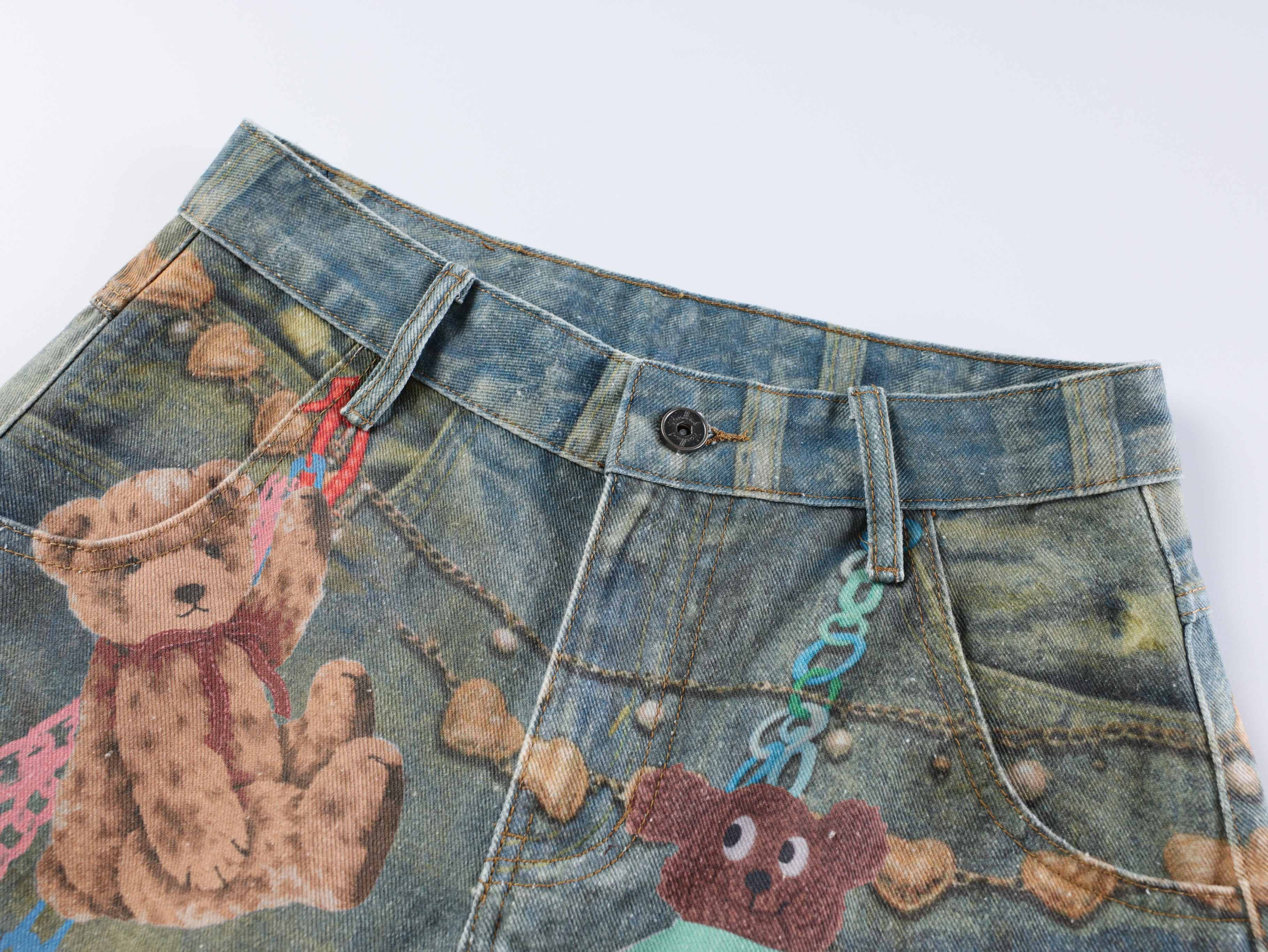 CapCabin “Toychain Graffiti Balloon Jeans”