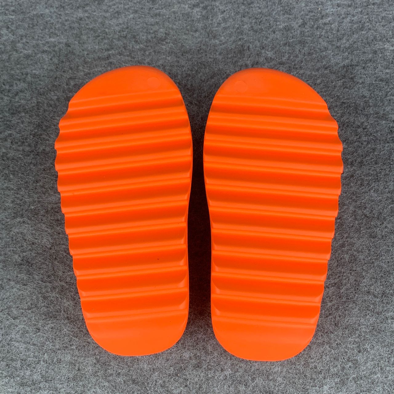 Yeezy Slides 'Enflame Orange' (B-Grade Version