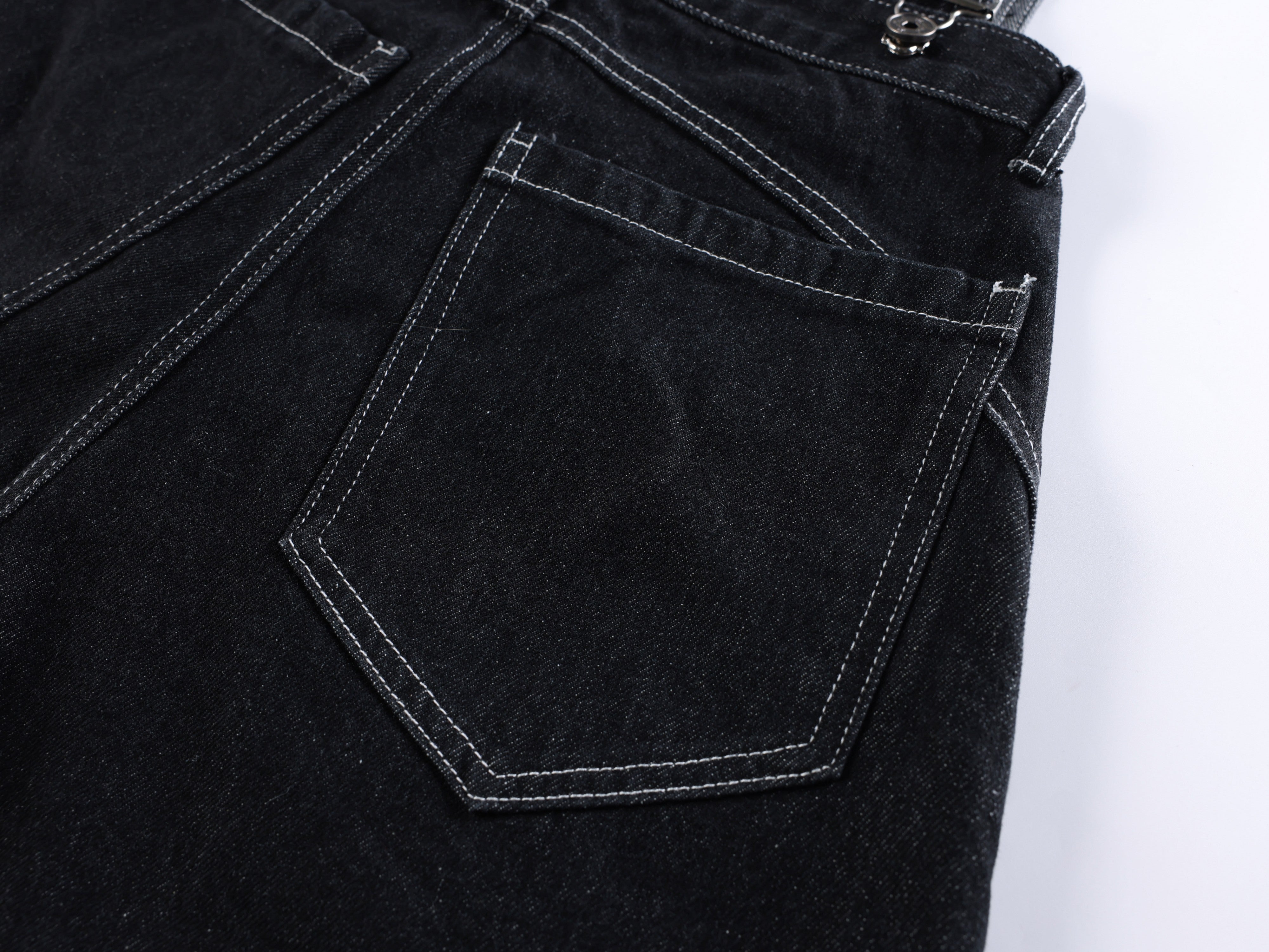 CapCabin Hardware Strap Wide-Leg Jeans