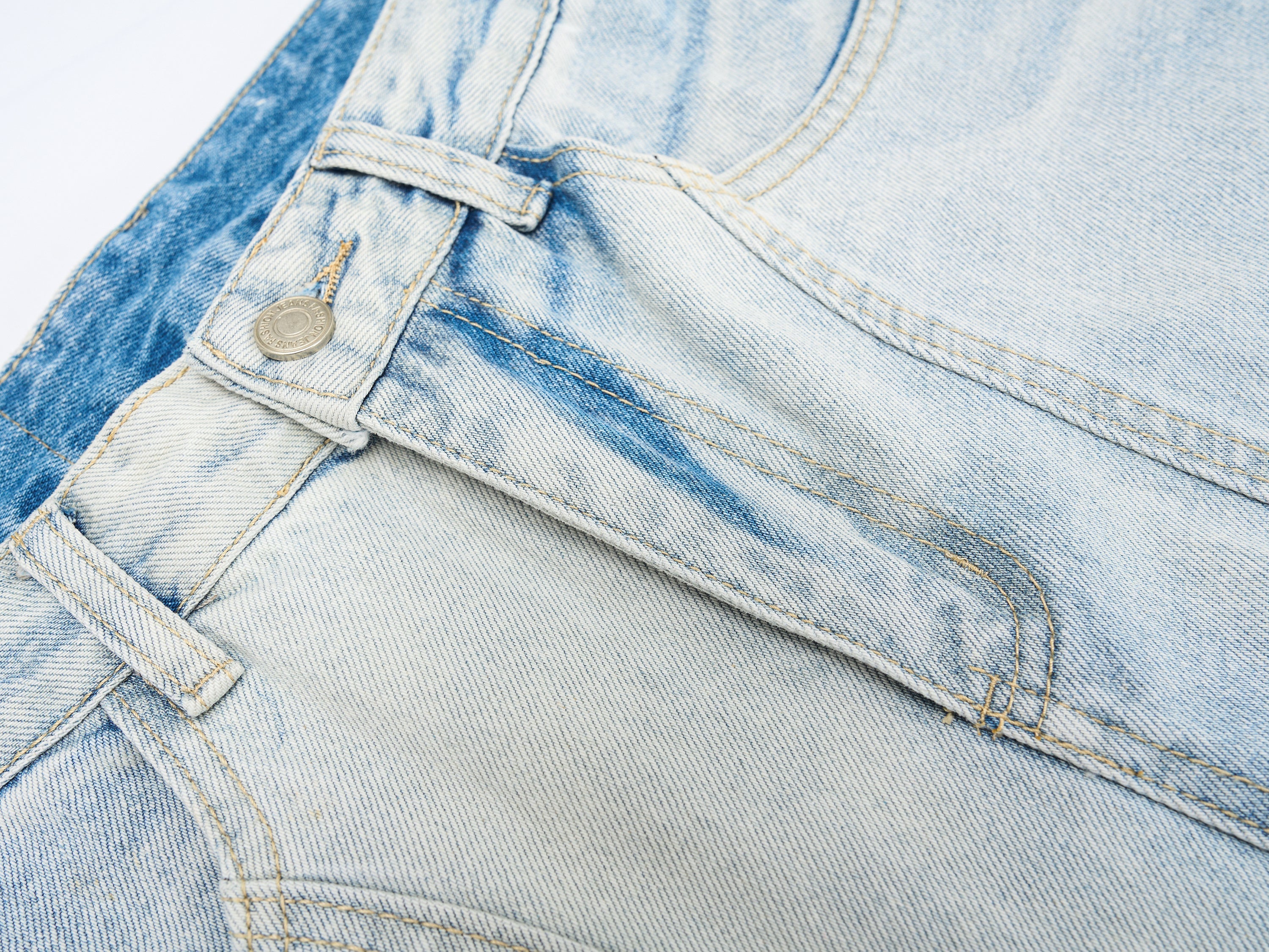 CapCabin Vintage Wide-Leg Washed Jeans