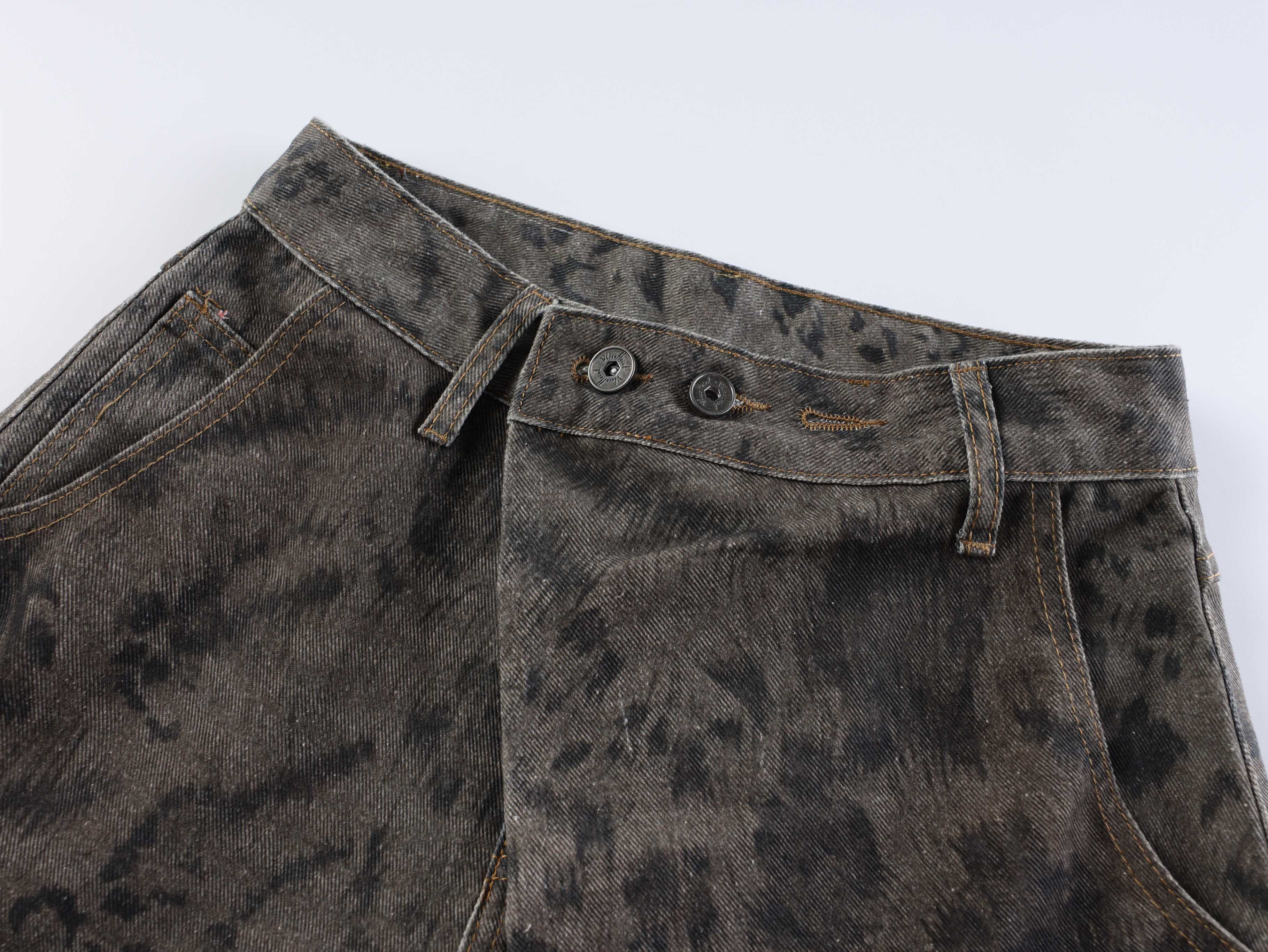 CapCabin “Shadow Predator Balloon Jeans”