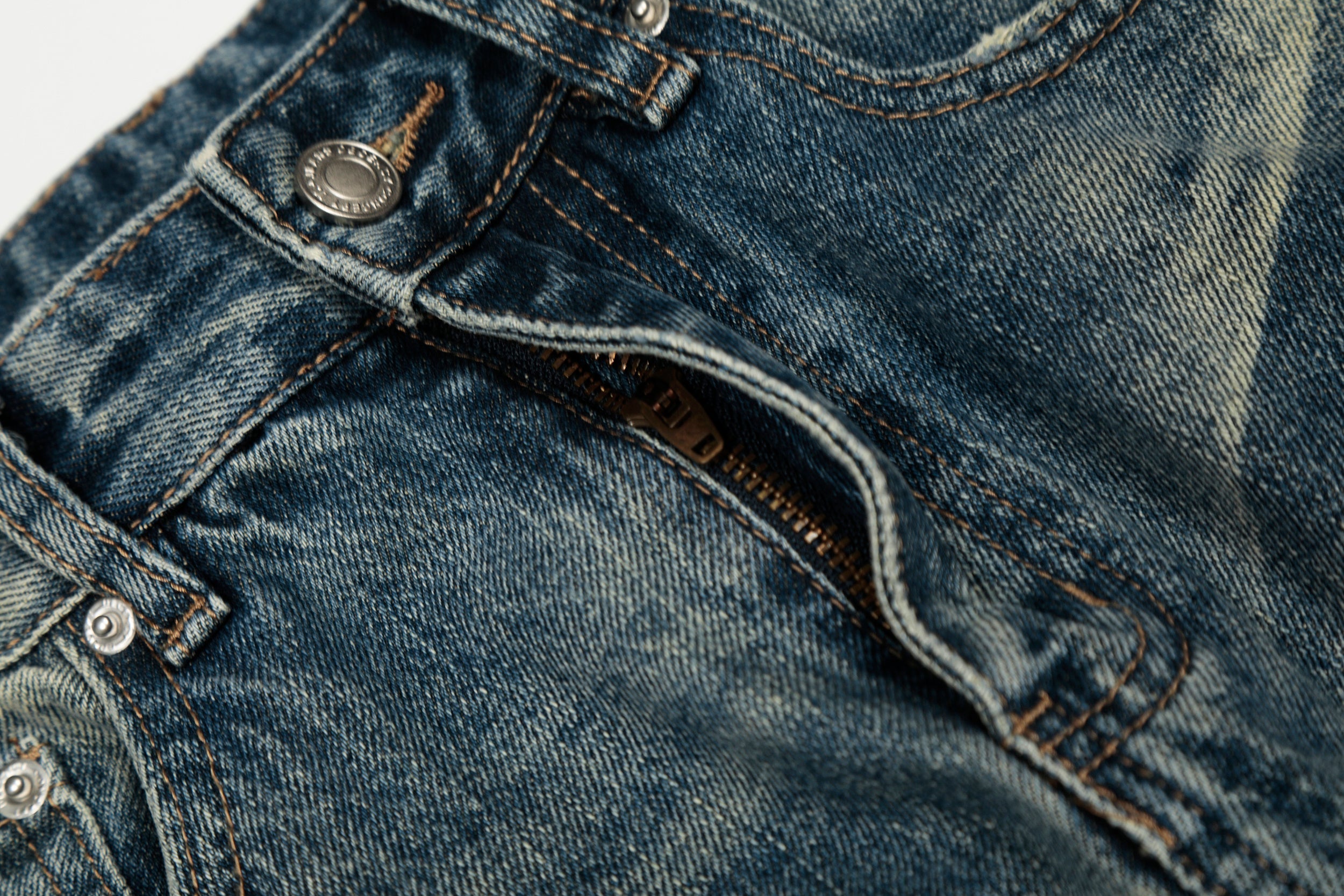 CapCabin Vintage Washed Distressed Jeans*