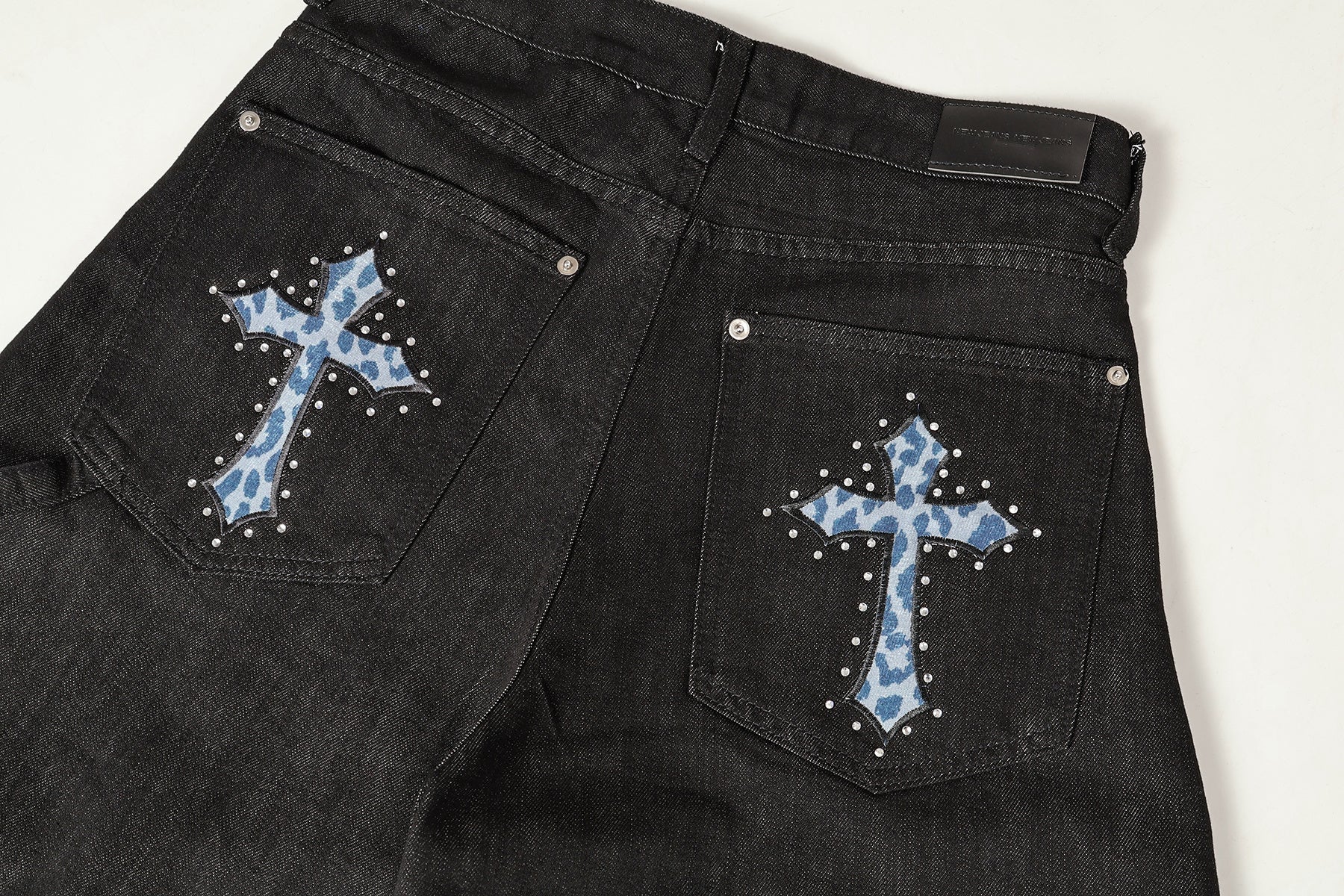 CapCabin Cross Pocket Wide-Leg Jeans