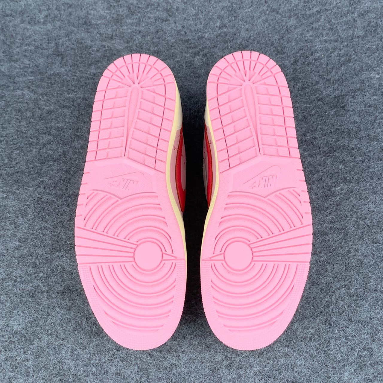 Travis Scott x Air Jordan 1 Retro Low OG 'Tropical Pink'