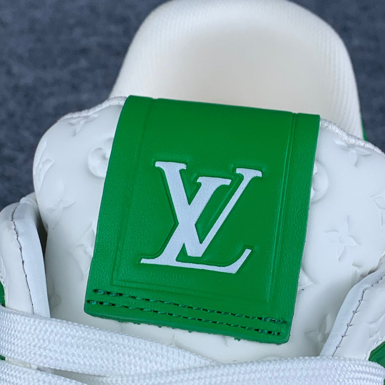 LV Trainer Low '#54 Signature - Green White'