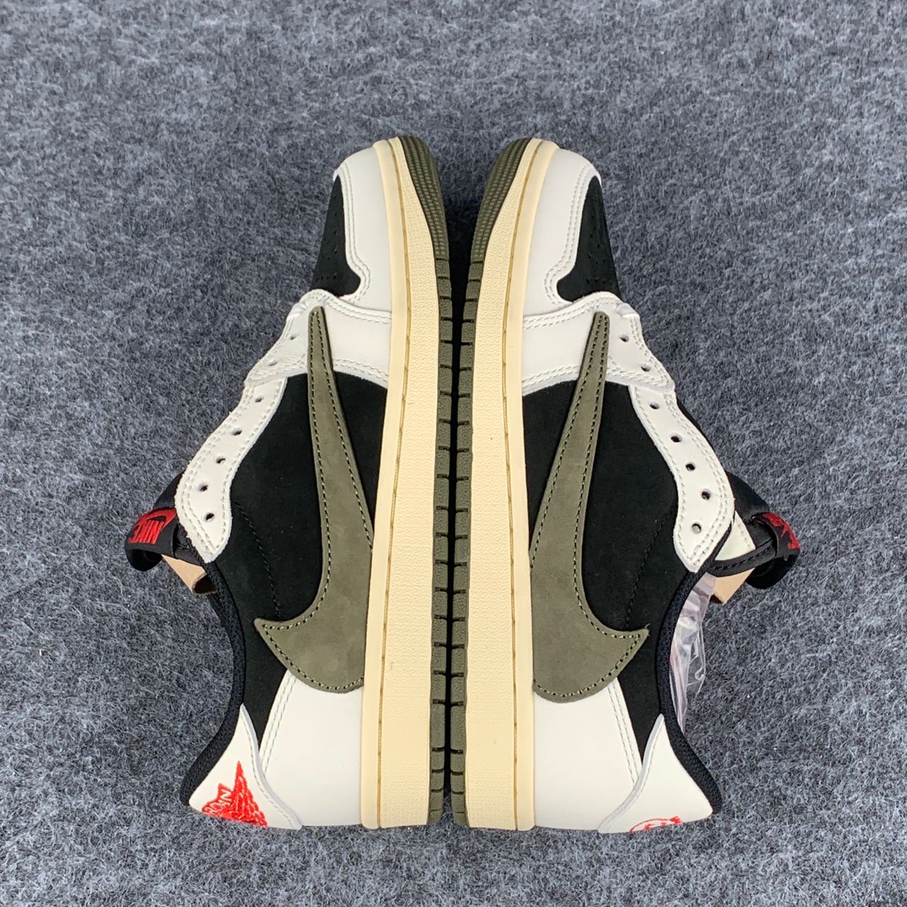 Travis Scott x Wmns Air Jordan 1 Low OG 'Olive'