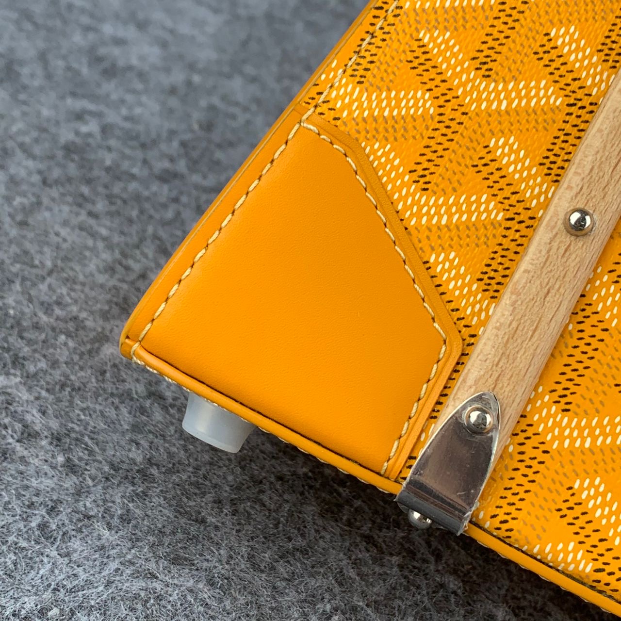 Goyard Saïgon Structure Mini Bag 'Yellow'.