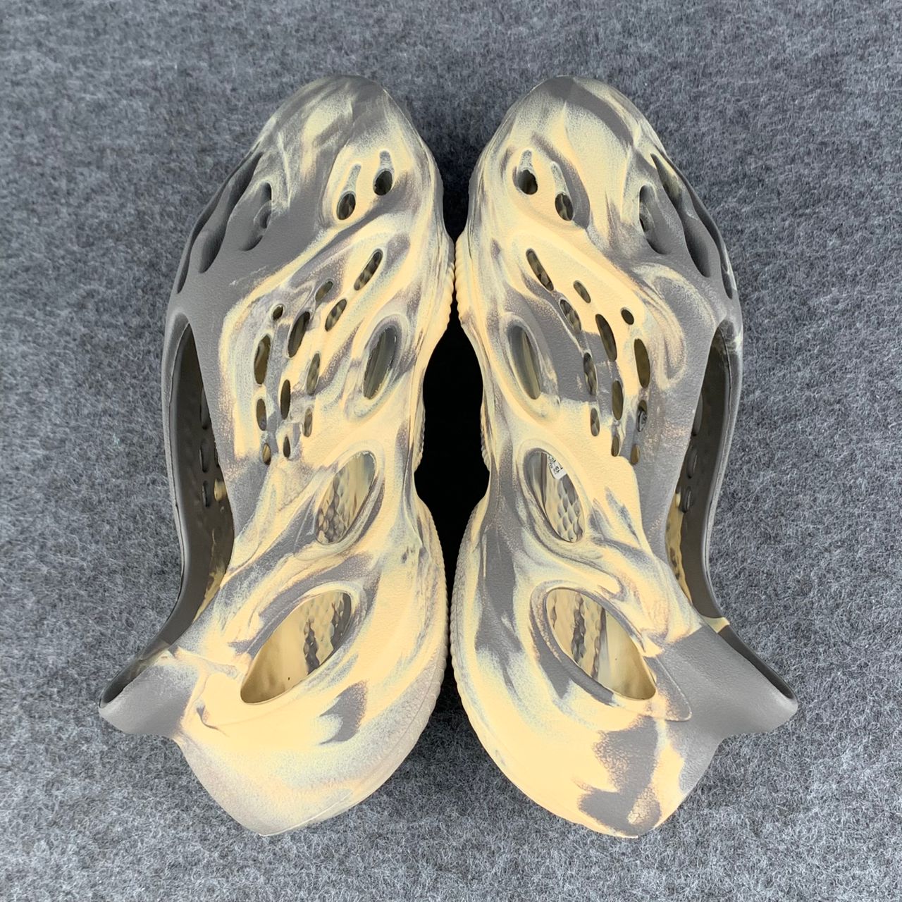 Yeezy Foam Runner 'MXT Moon Grey'