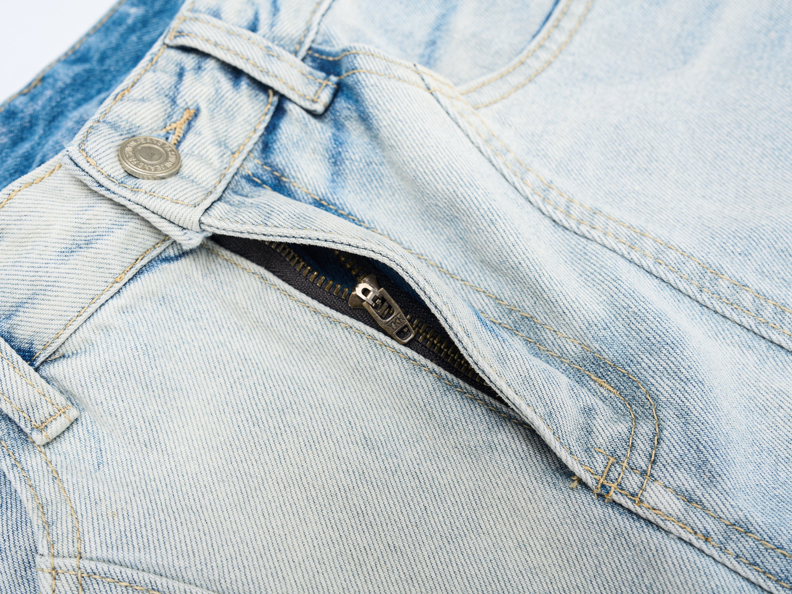 CapCabin Vintage Wide-Leg Washed Jeans