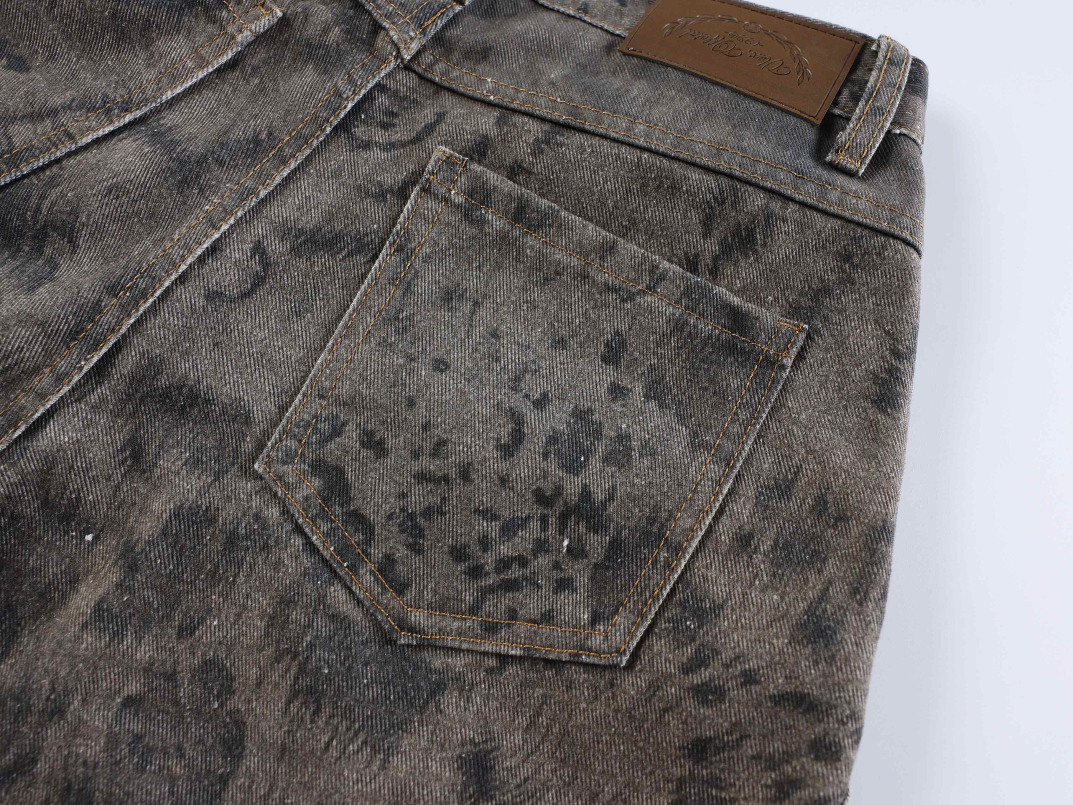 CapCabin “Shadow Predator Balloon Jeans”