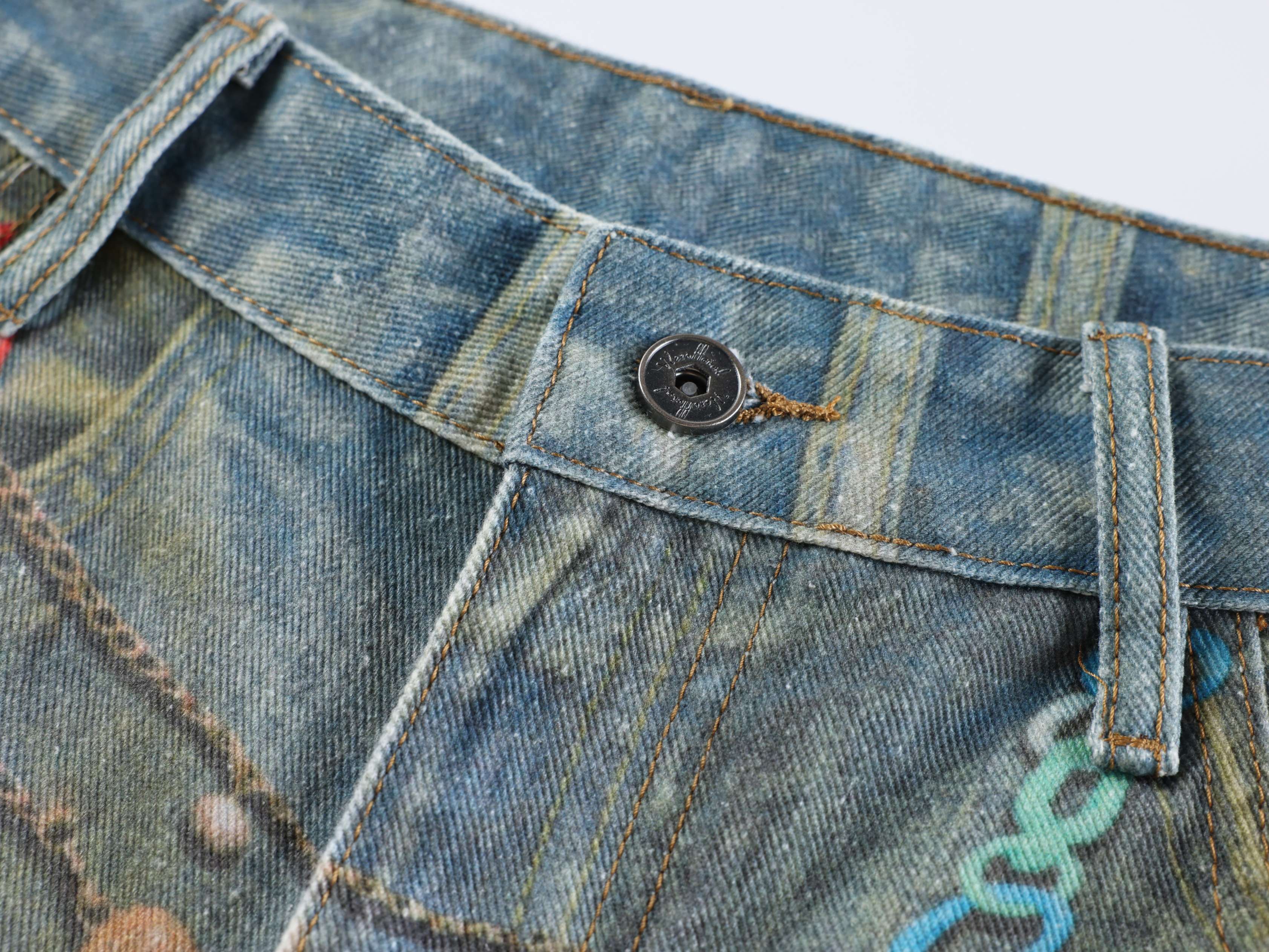 CapCabin “Toychain Graffiti Balloon Jeans”