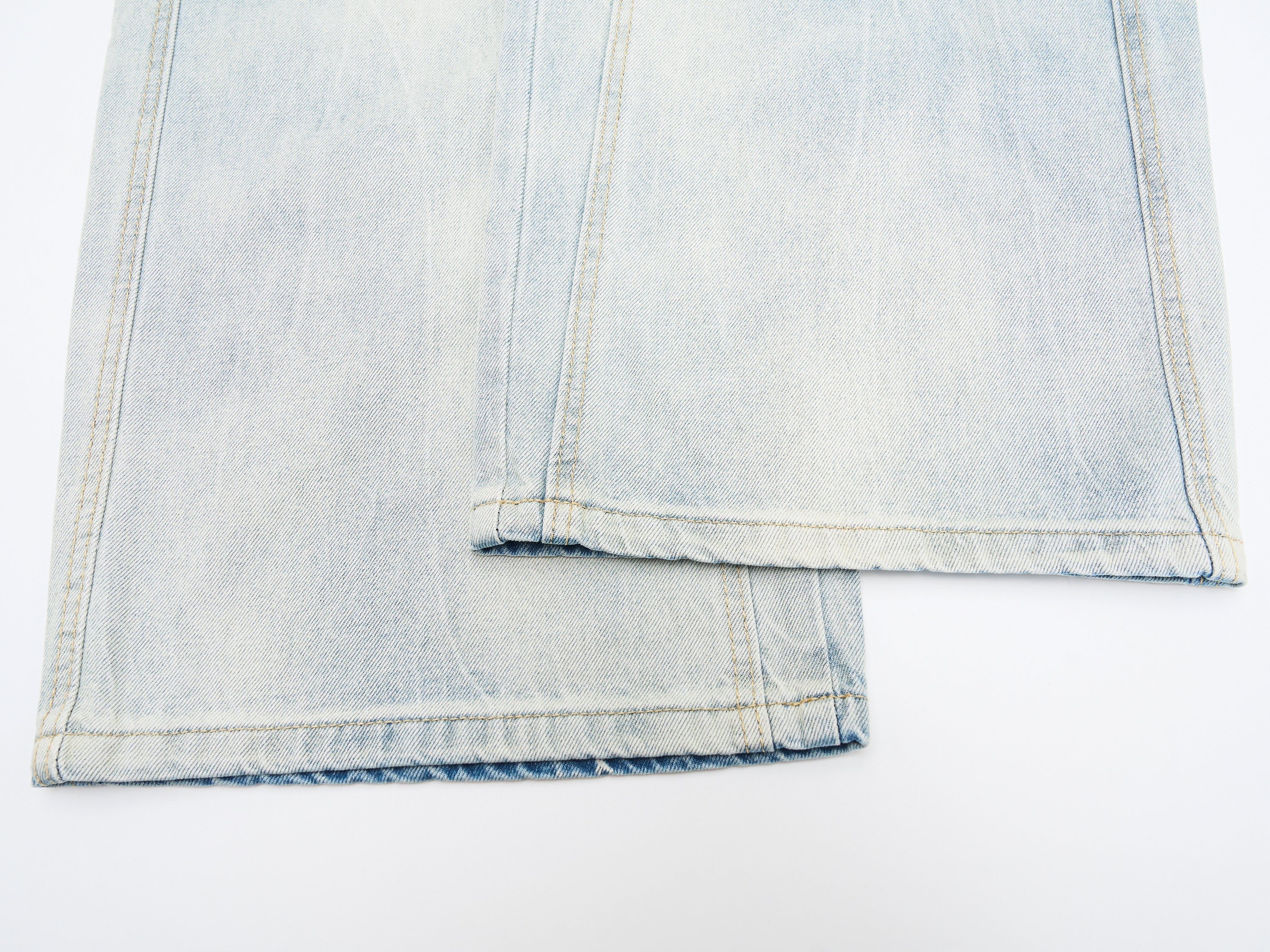 CapCabin Vintage Wide-Leg Washed Jeans