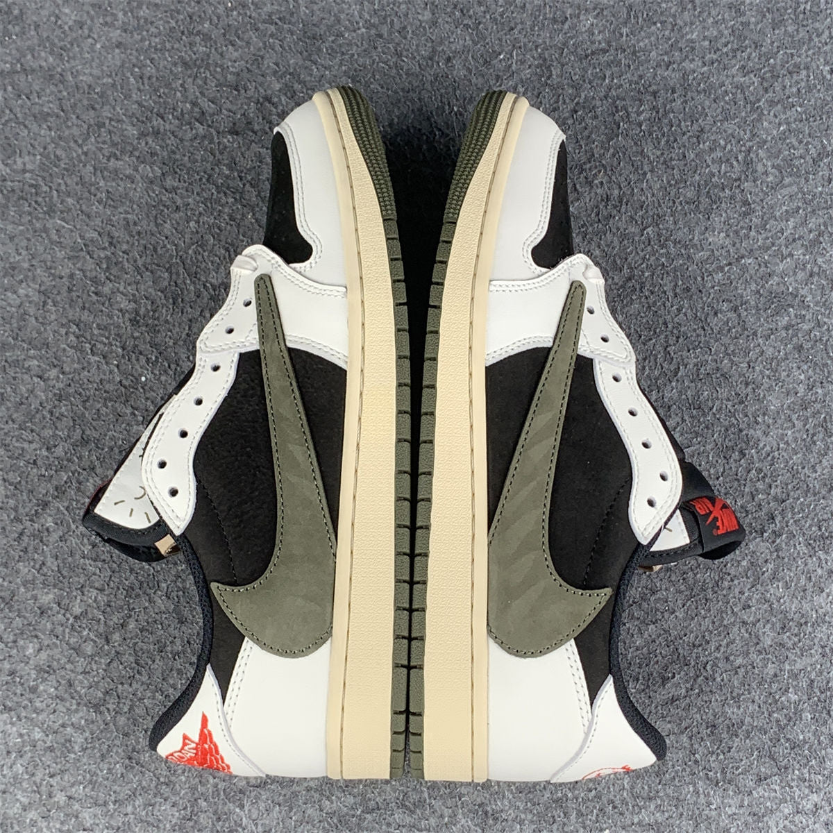 Travis Scott x Wmns Air Jordan 1 Low OG 'Olive' (B-Grade Version)