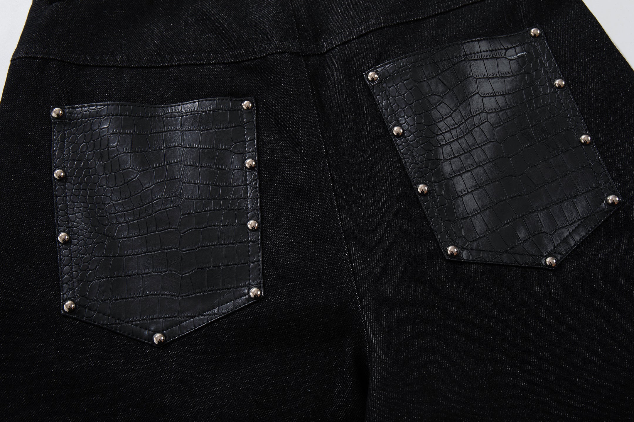 CapCabin Panel-Detail Wide Leg Denim Pants