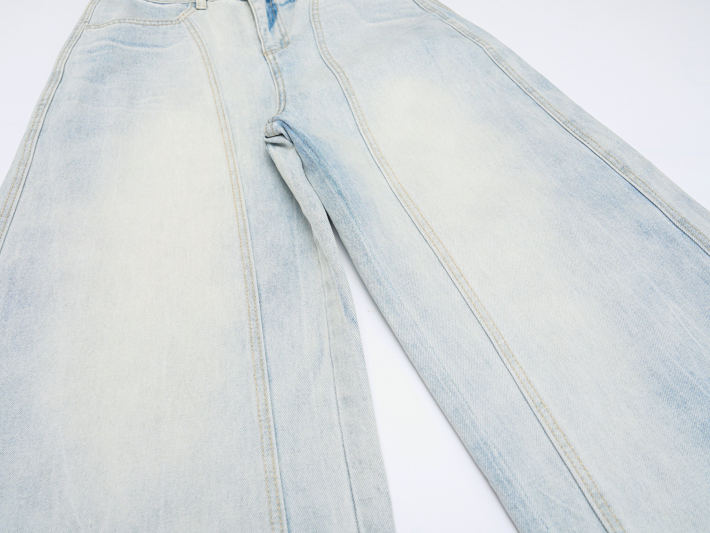 CapCabin Vintage Wide-Leg Washed Jeans