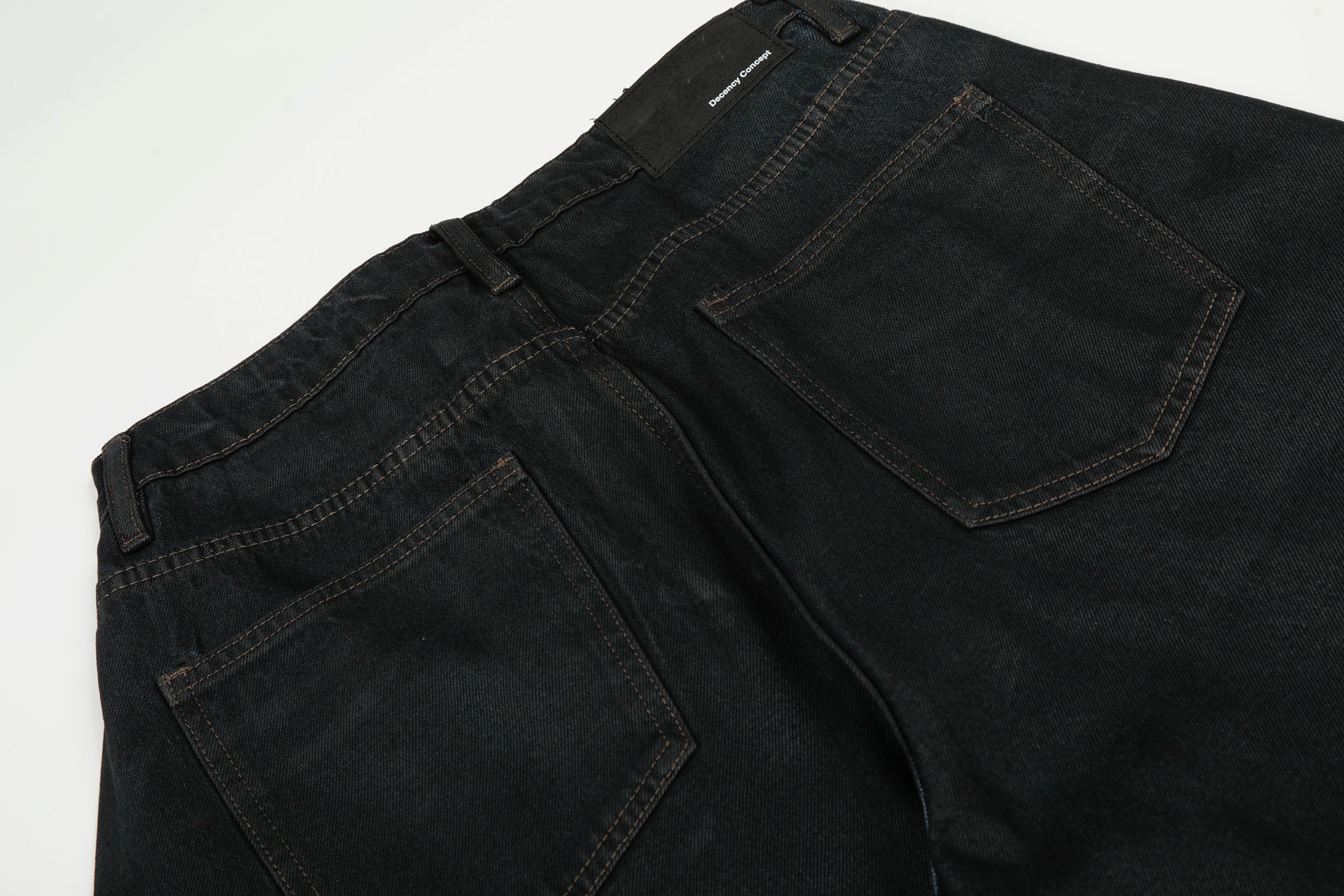 CapCabin Minimal Curved Denim Pants