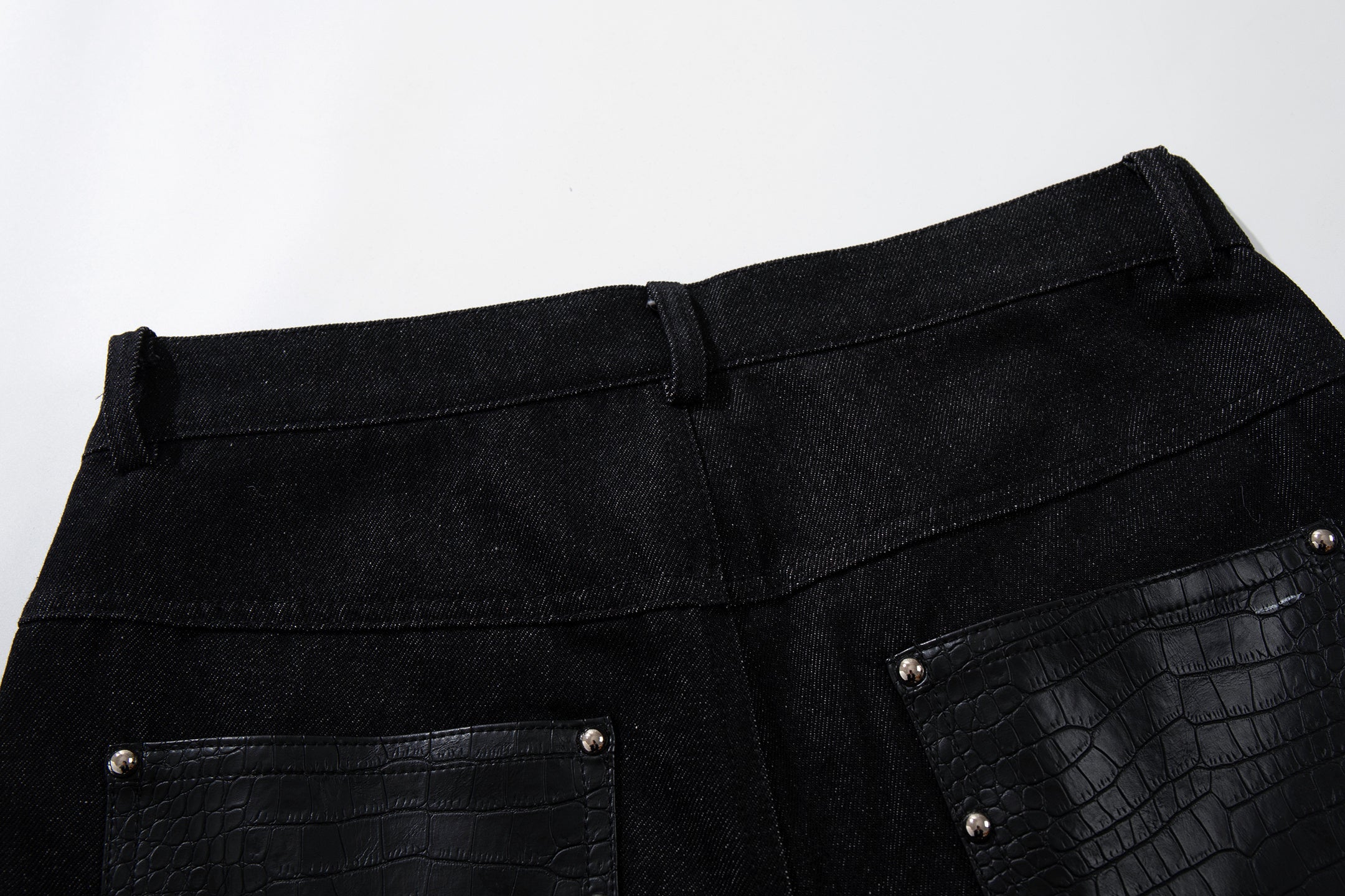 CapCabin Panel-Detail Wide Leg Denim Pants