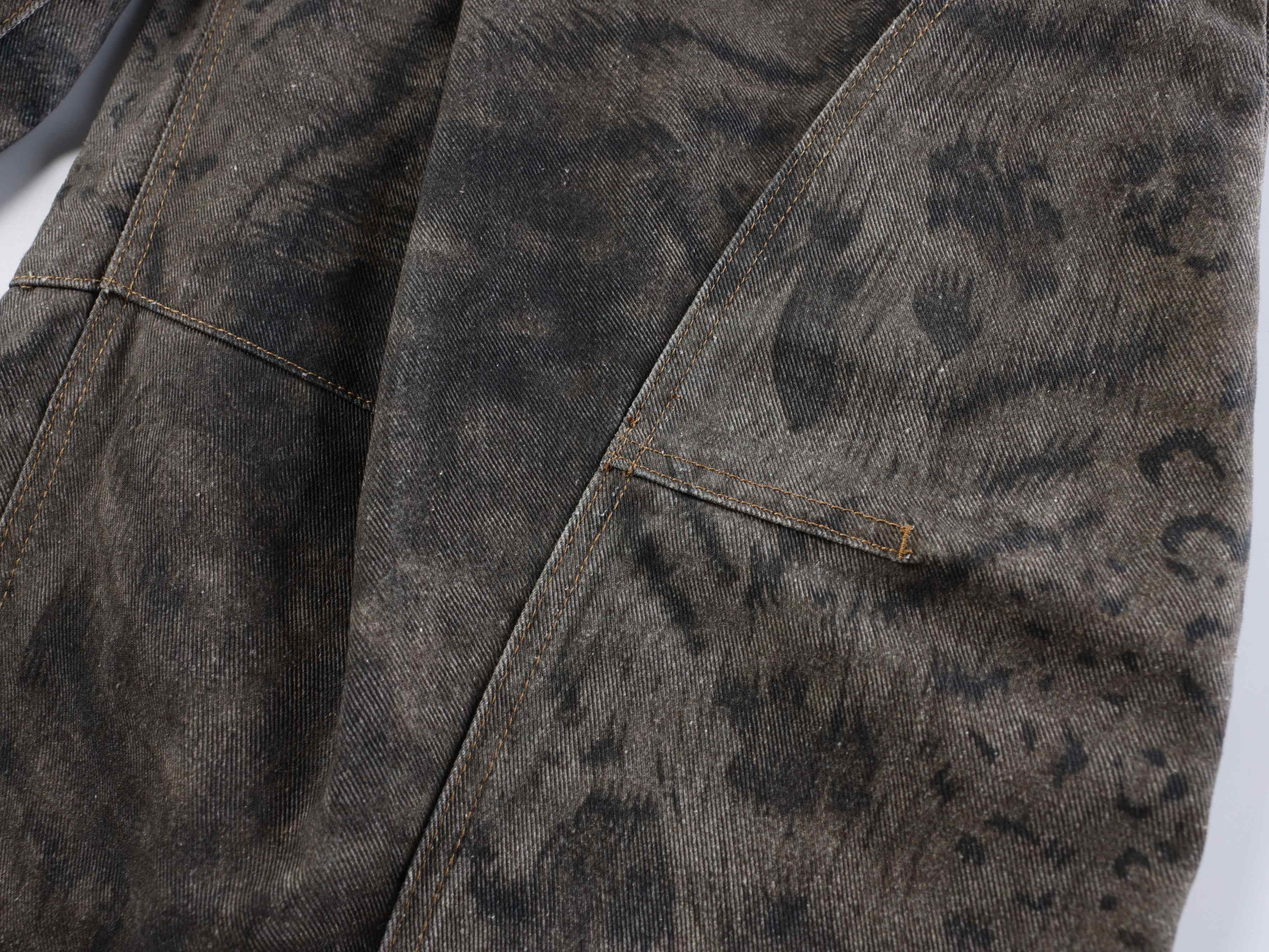 CapCabin “Shadow Predator Balloon Jeans”
