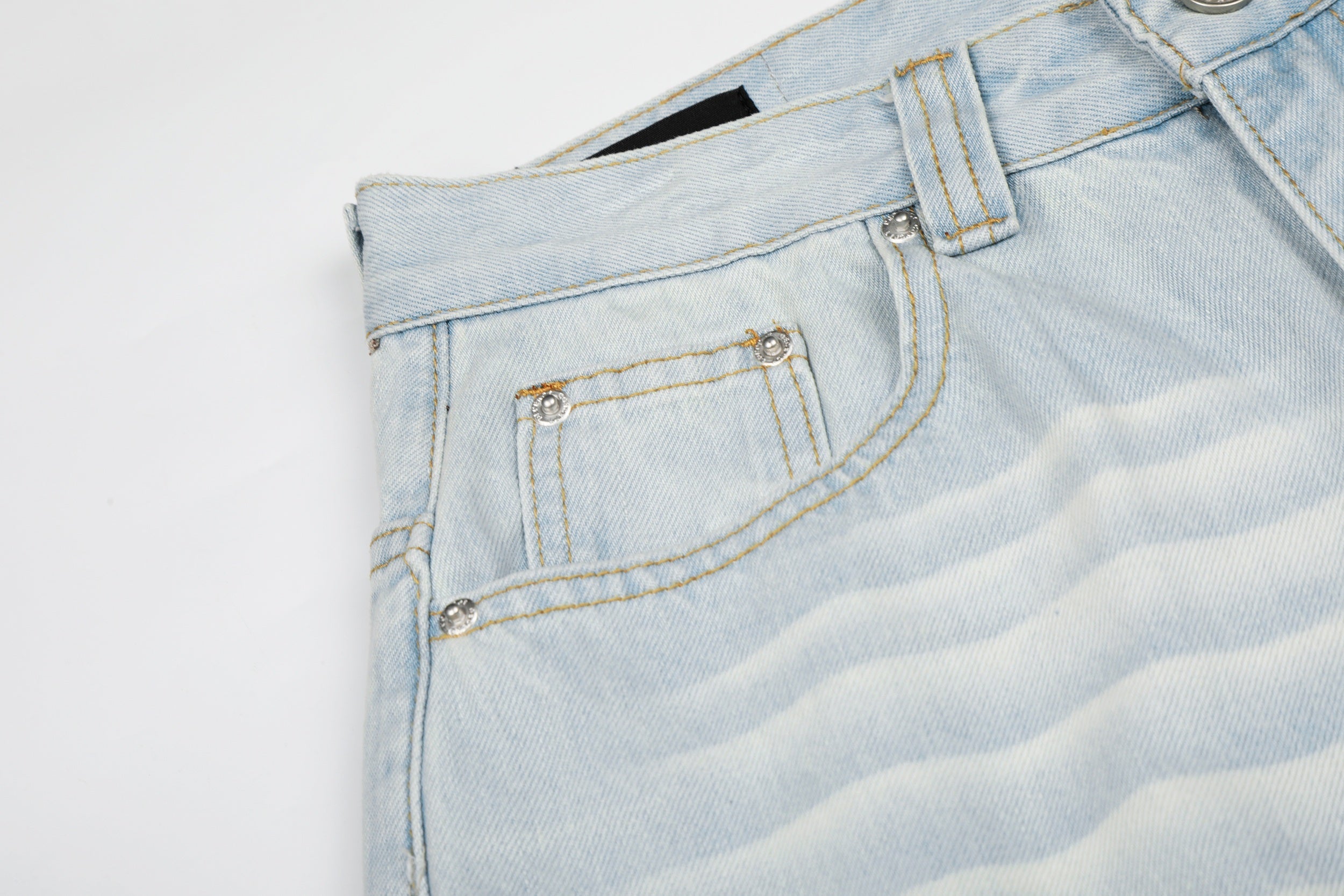 CapCabin “Ice Wash Wide Denim”