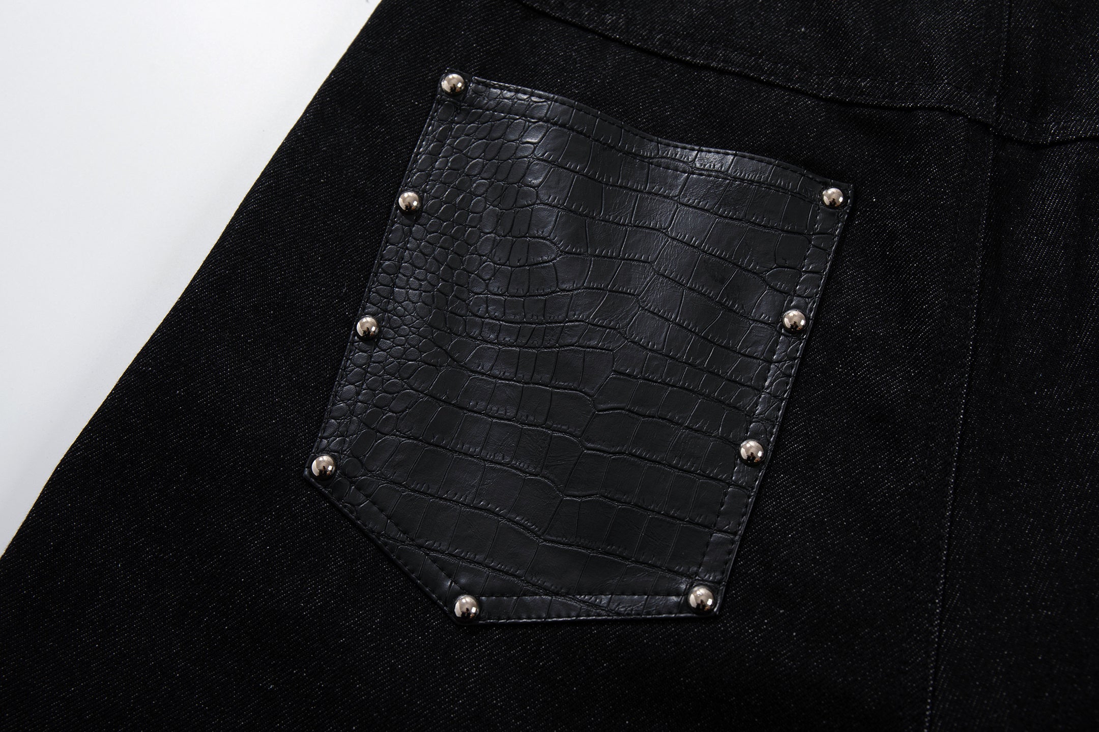 CapCabin Panel-Detail Wide Leg Denim Pants