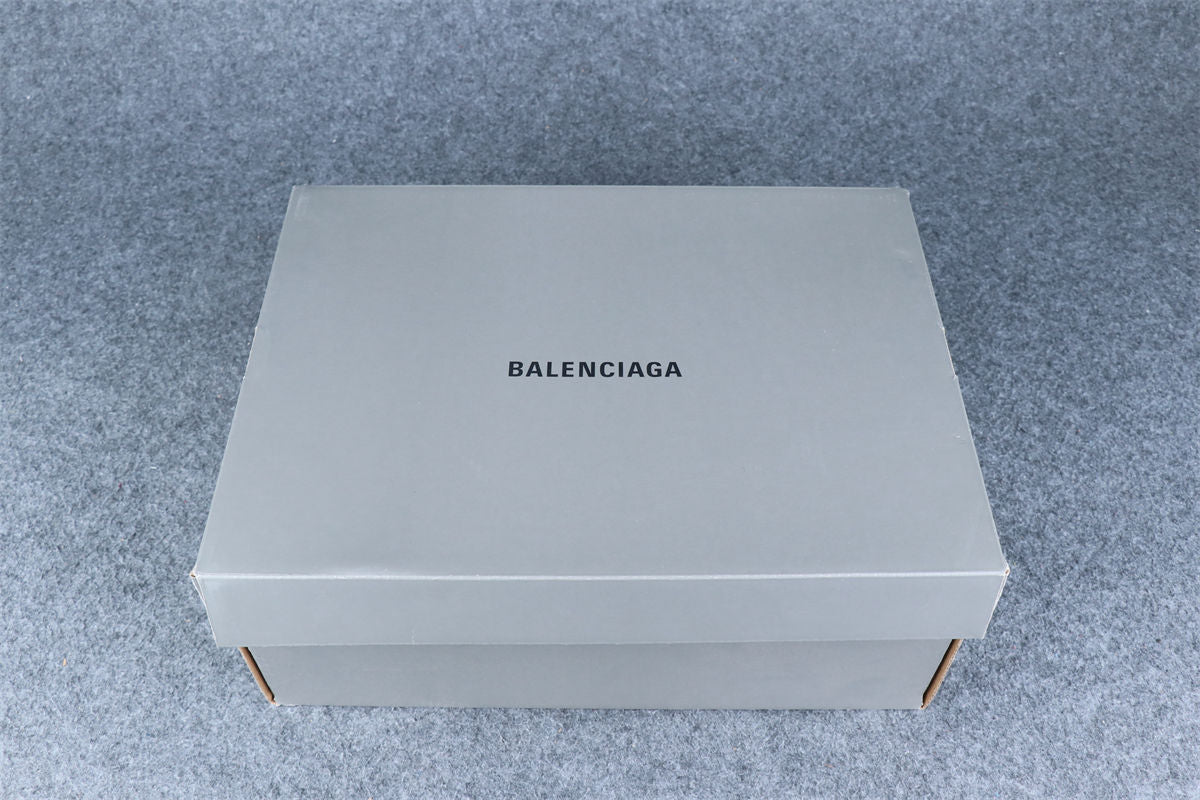 Balenciaga Wmns Runner 'Worn-Out - Beige'
